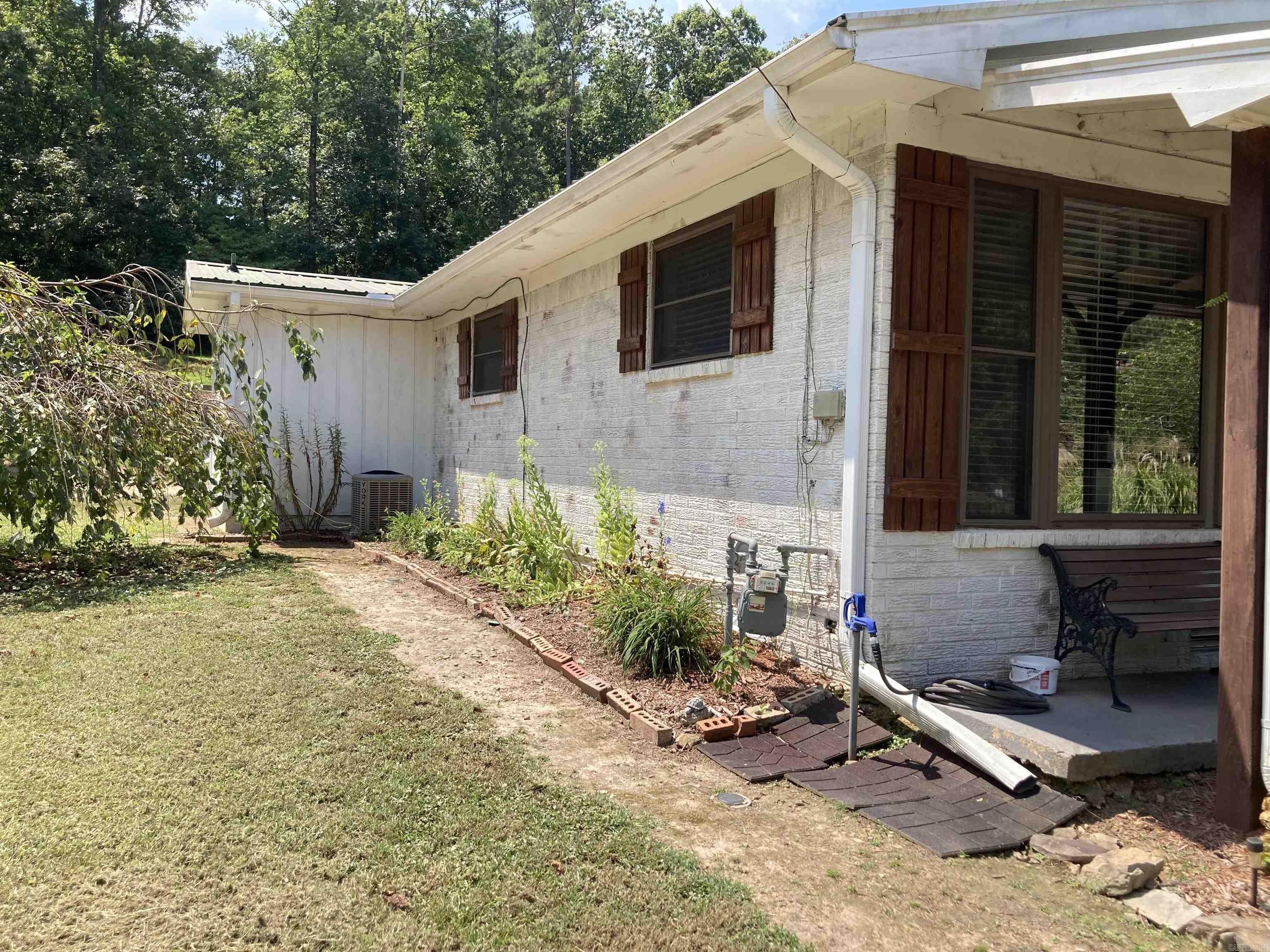 112 Saddler  Wickes, AR