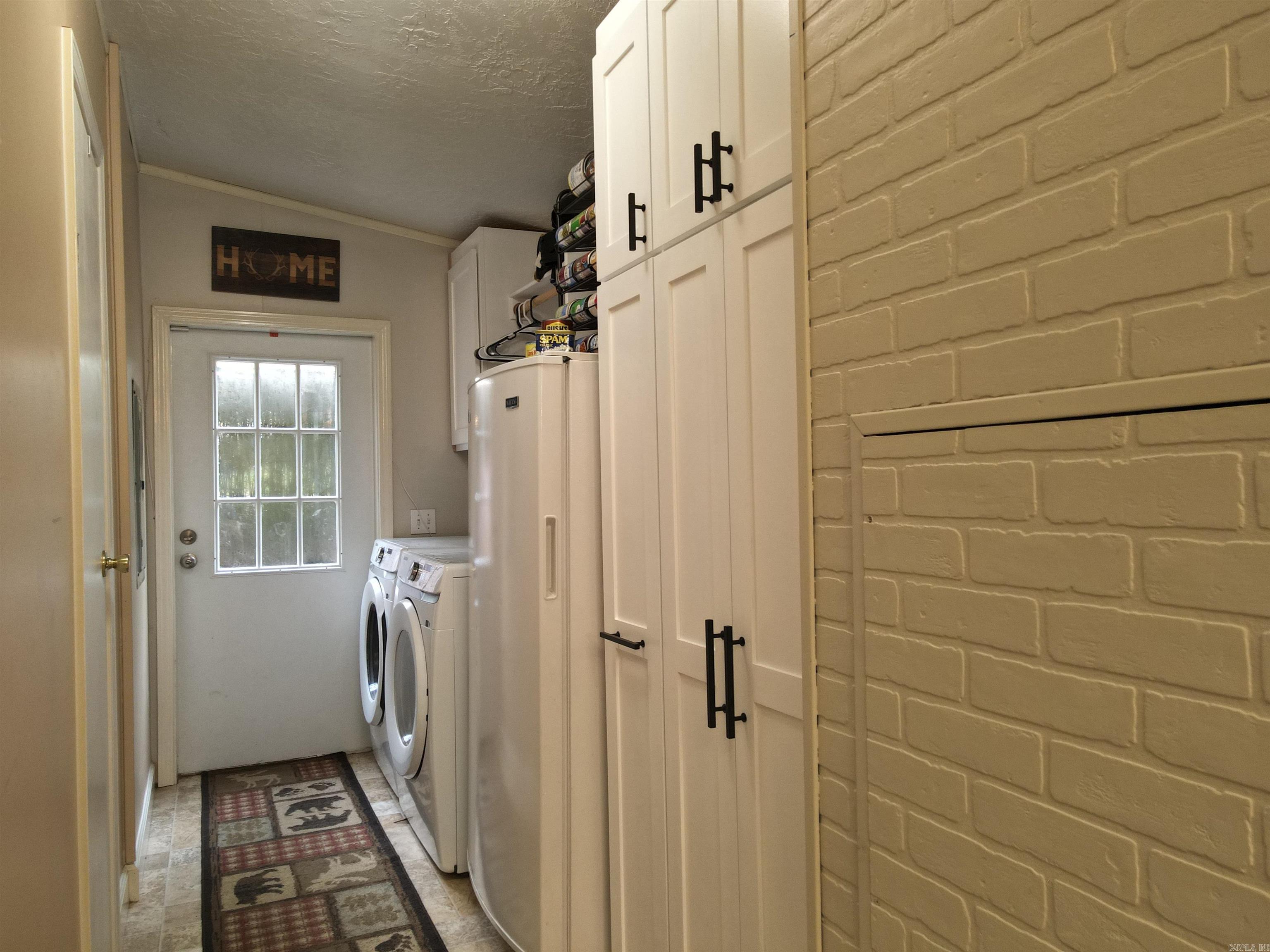 3 Robin  Greenbrier, AR