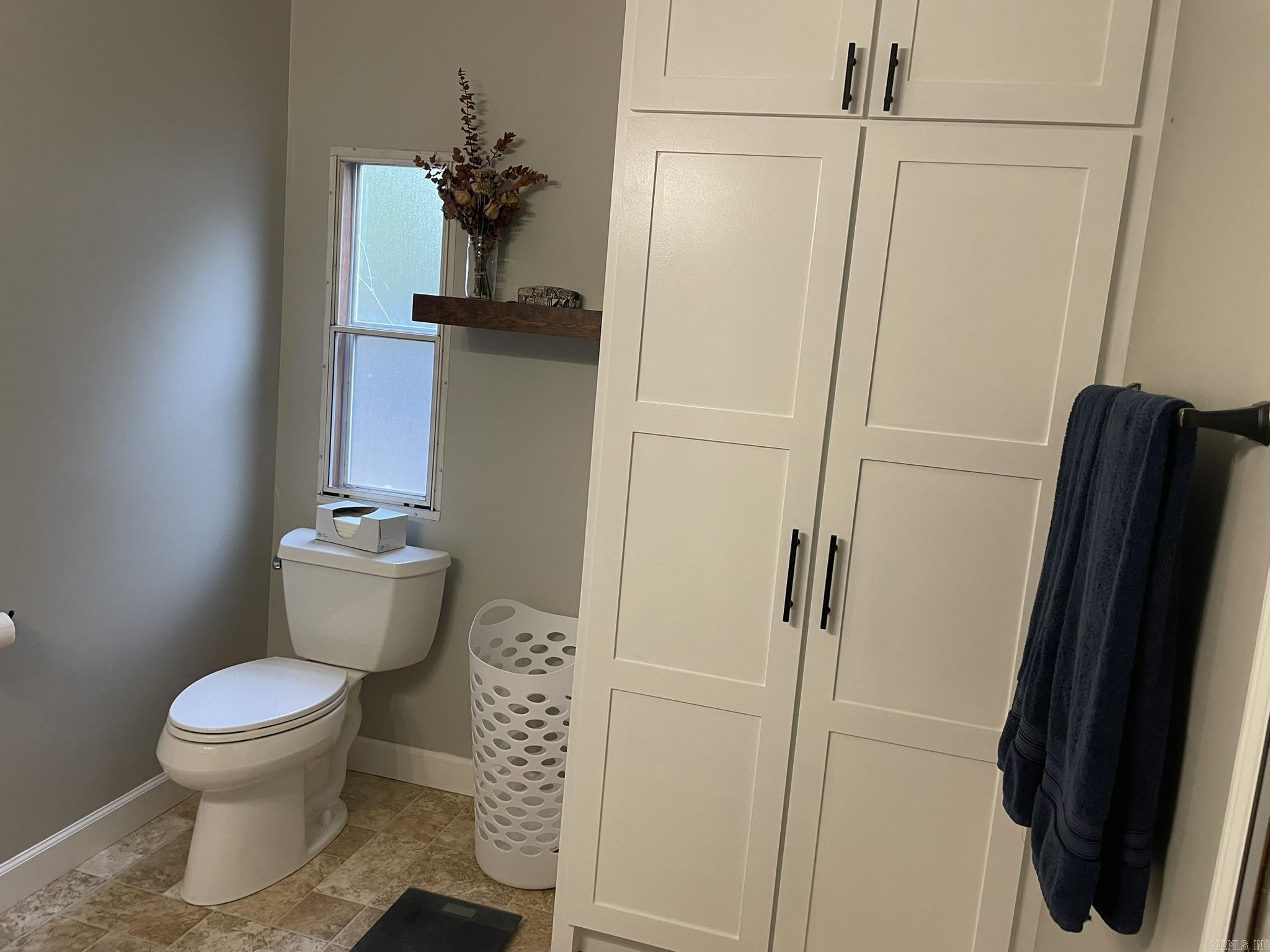 3 Robin  Greenbrier, AR