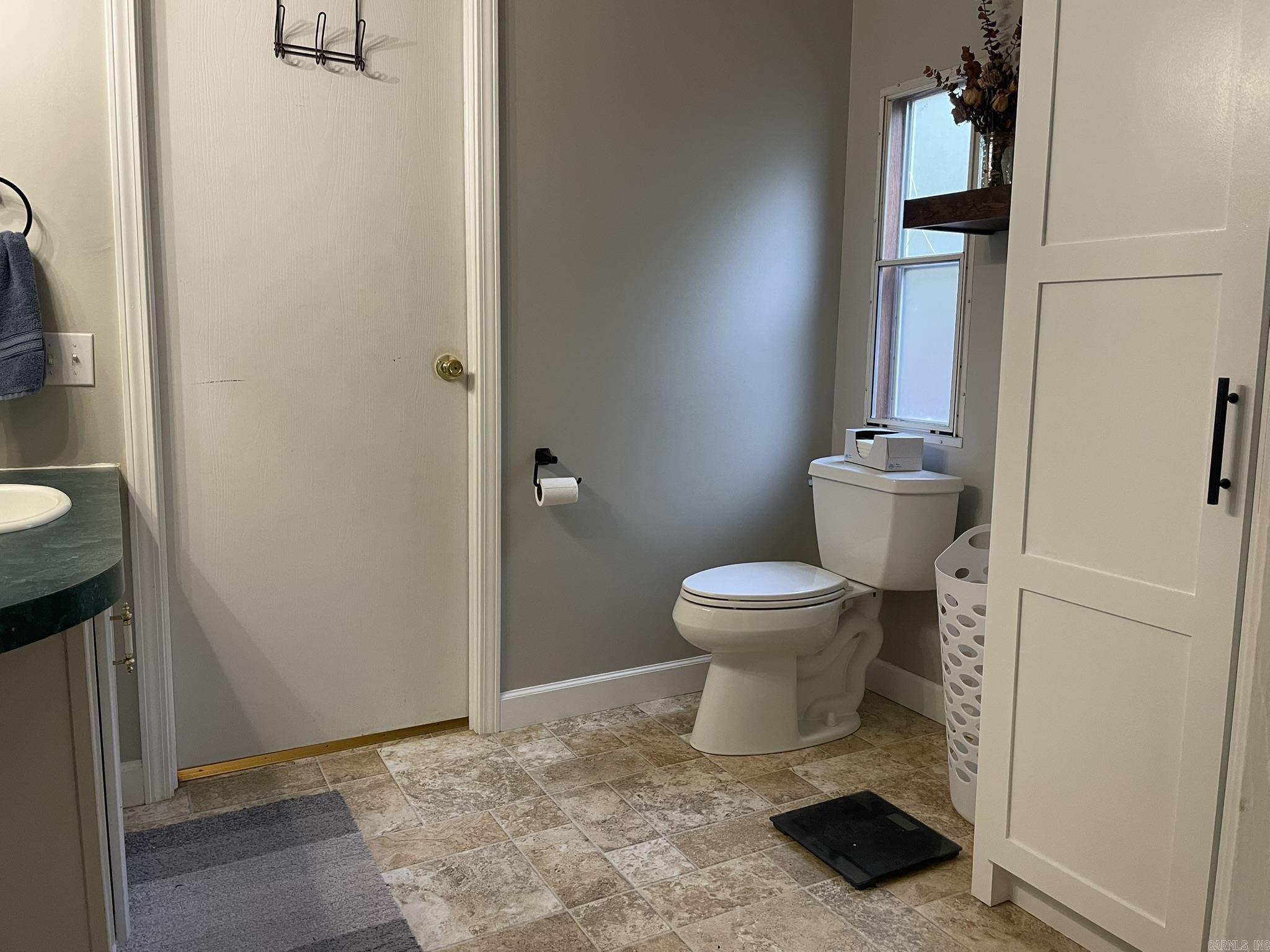 3 Robin  Greenbrier, AR