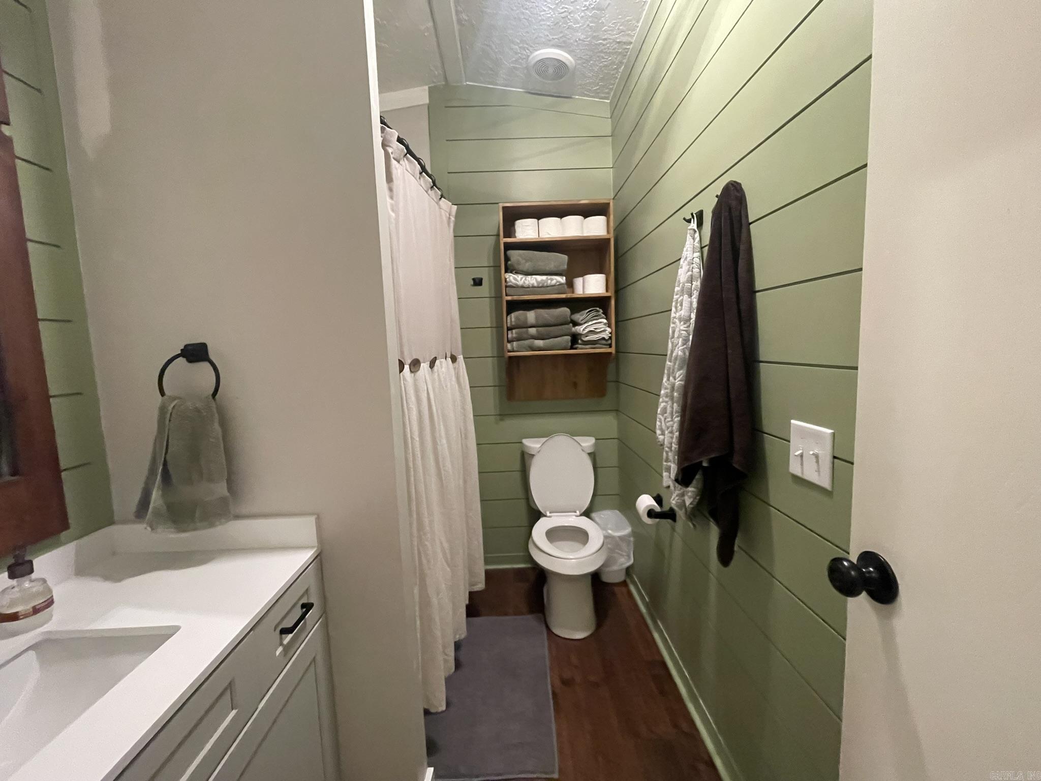 3 Robin  Greenbrier, AR