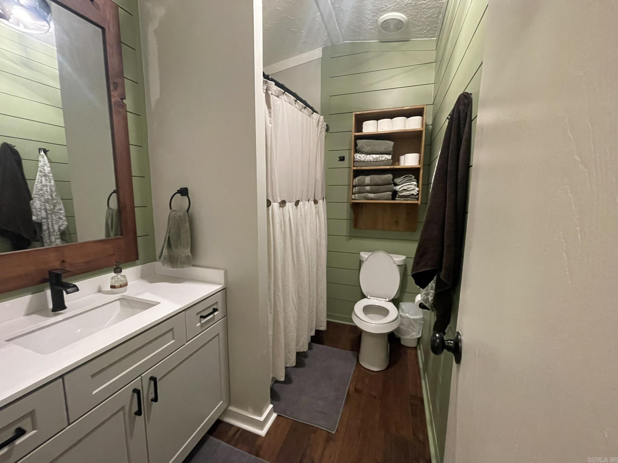 3 Robin  Greenbrier, AR