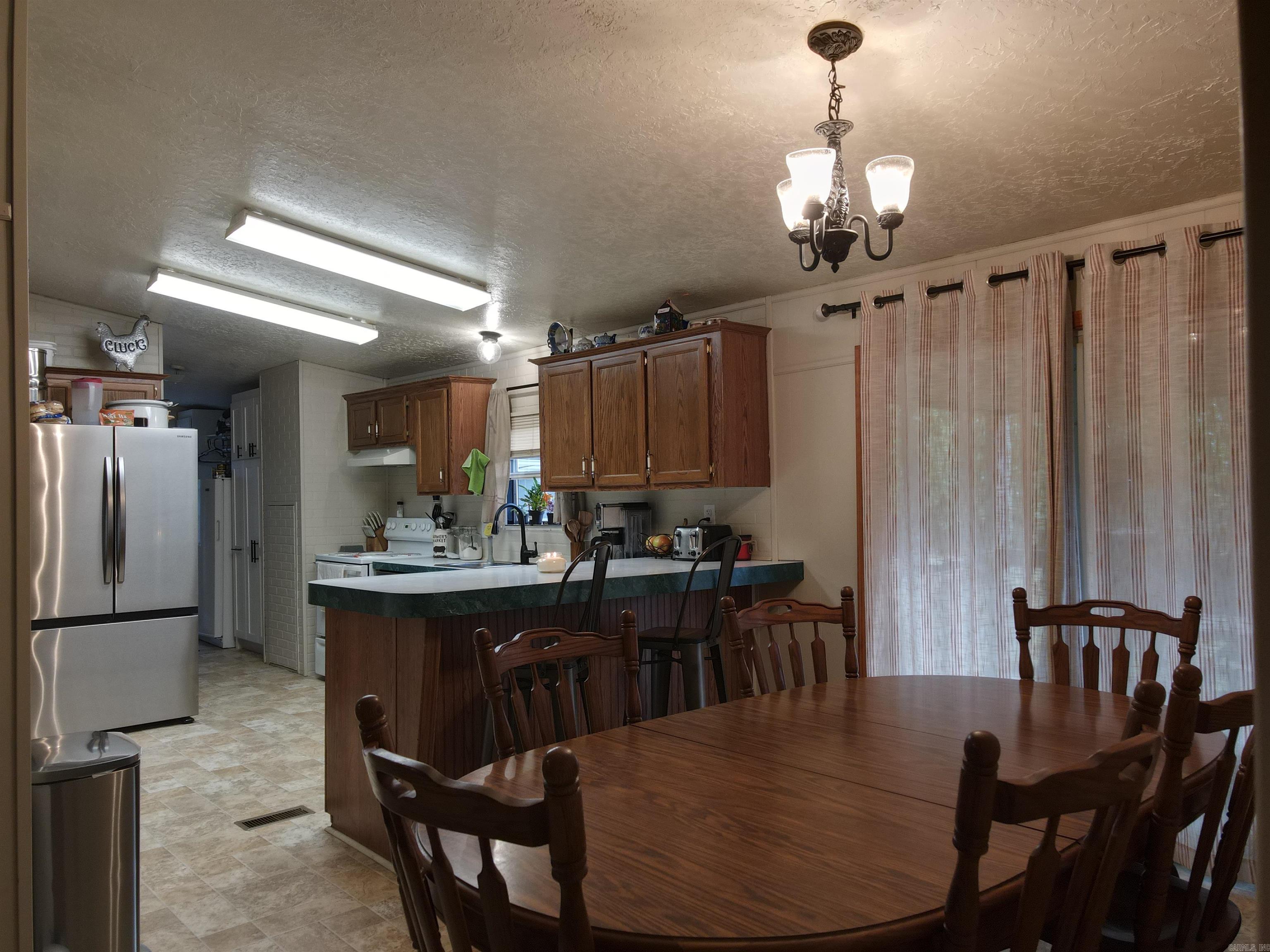 3 Robin  Greenbrier, AR