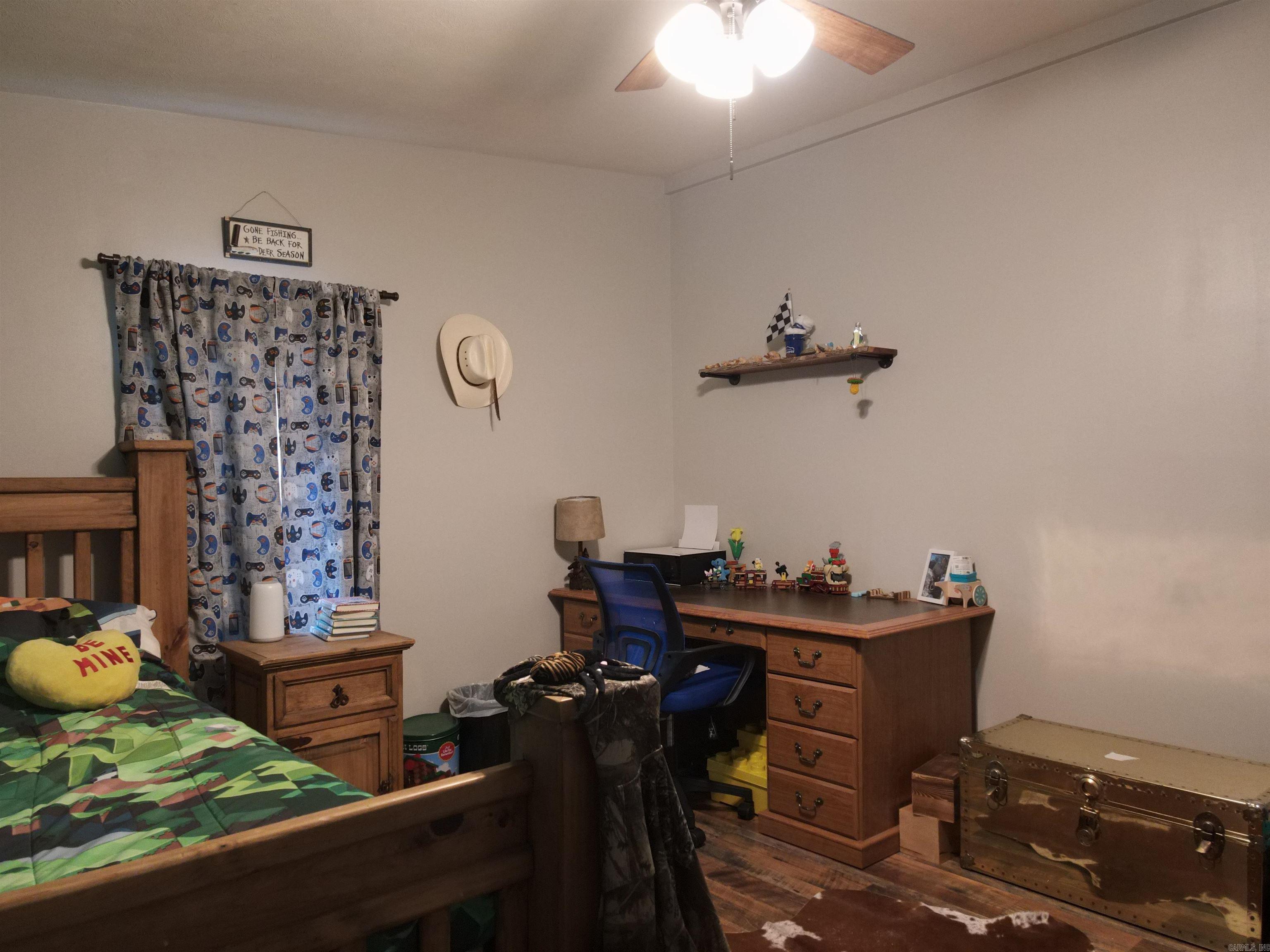 3 Robin  Greenbrier, AR