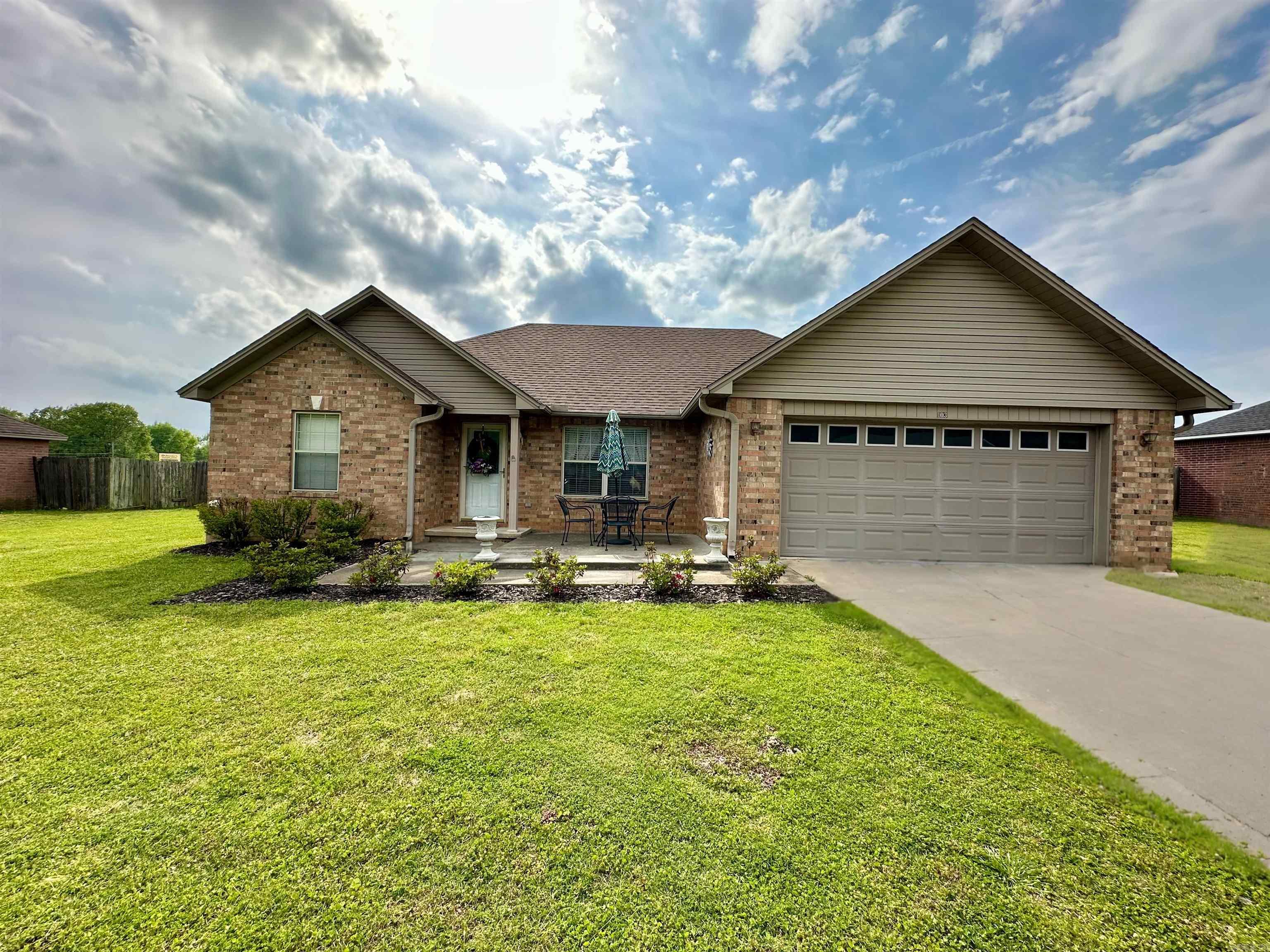 103 Meadowview Circle