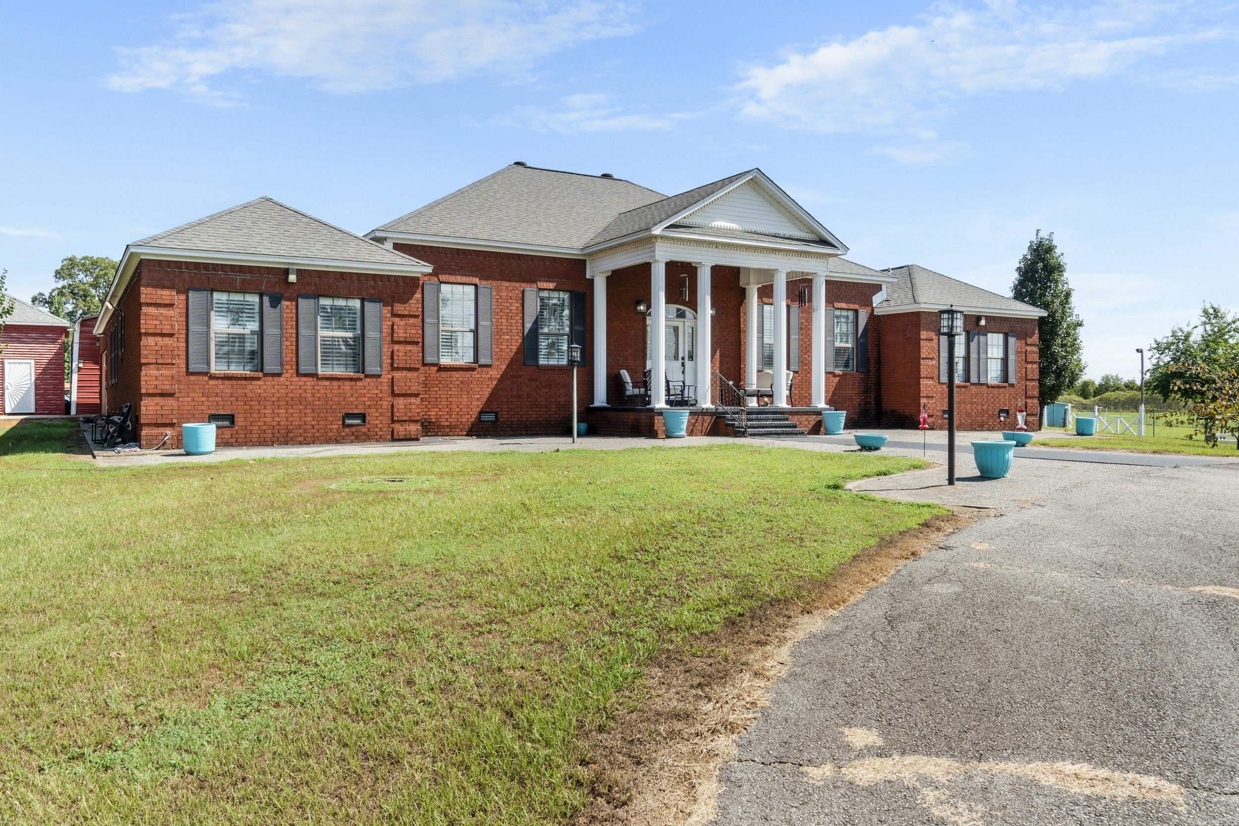 17 Ozark Dr  Damascus, AR