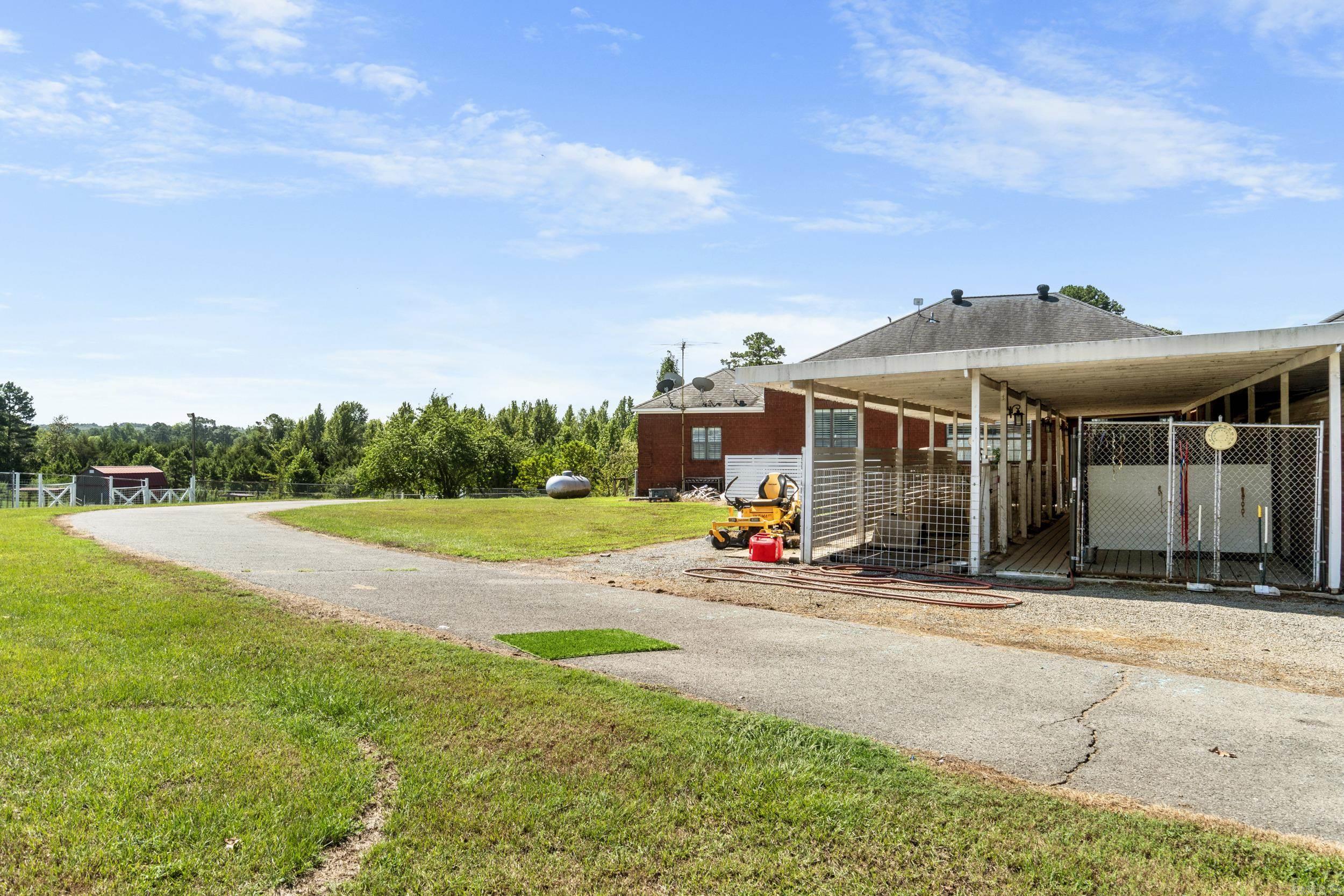 17 Ozark Dr  Damascus, AR