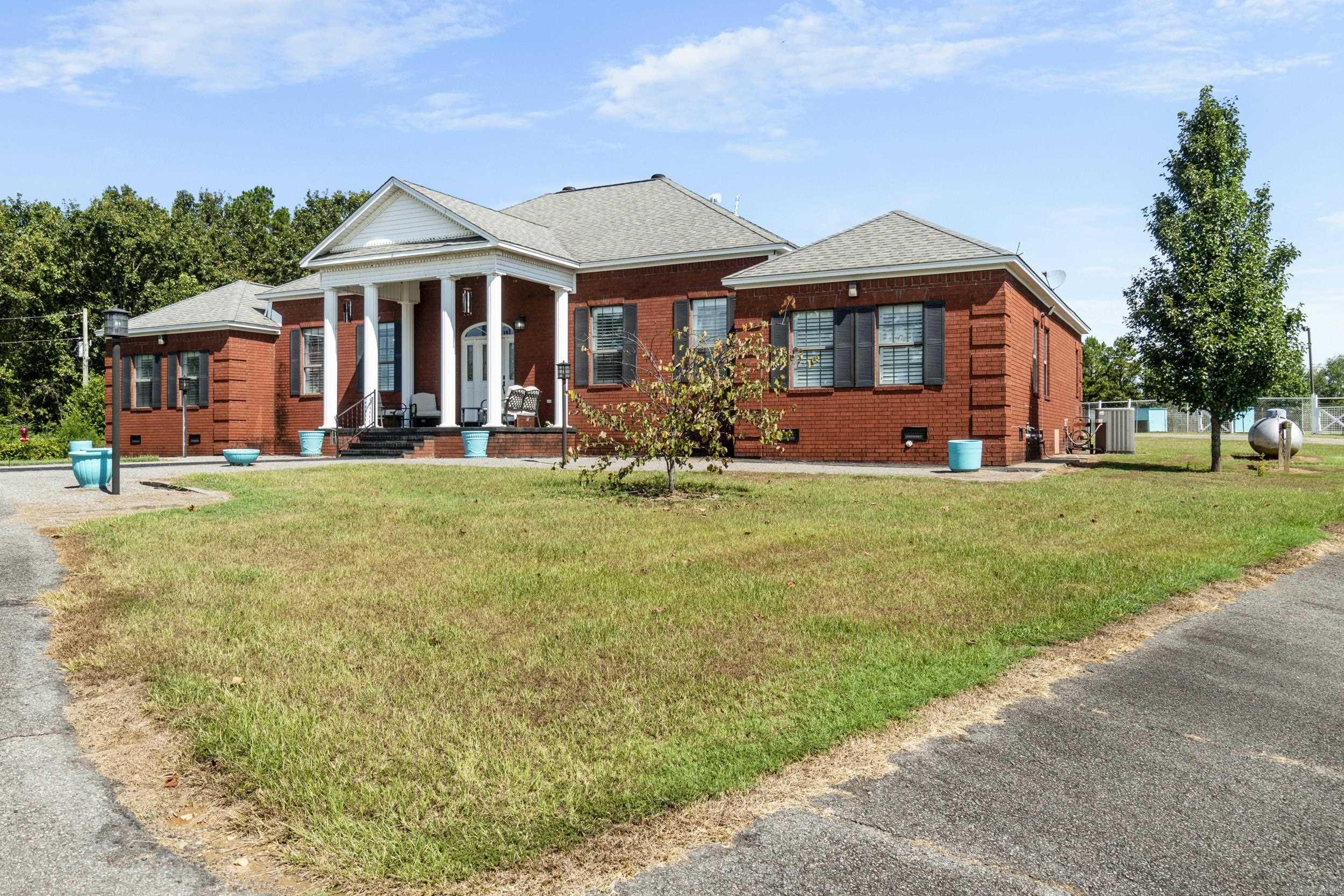 17 Ozark Dr  Damascus, AR