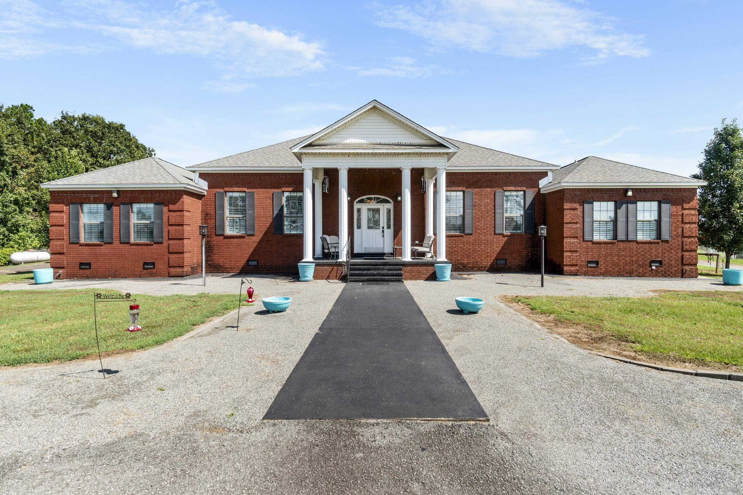 17 Ozark Dr  Damascus, AR