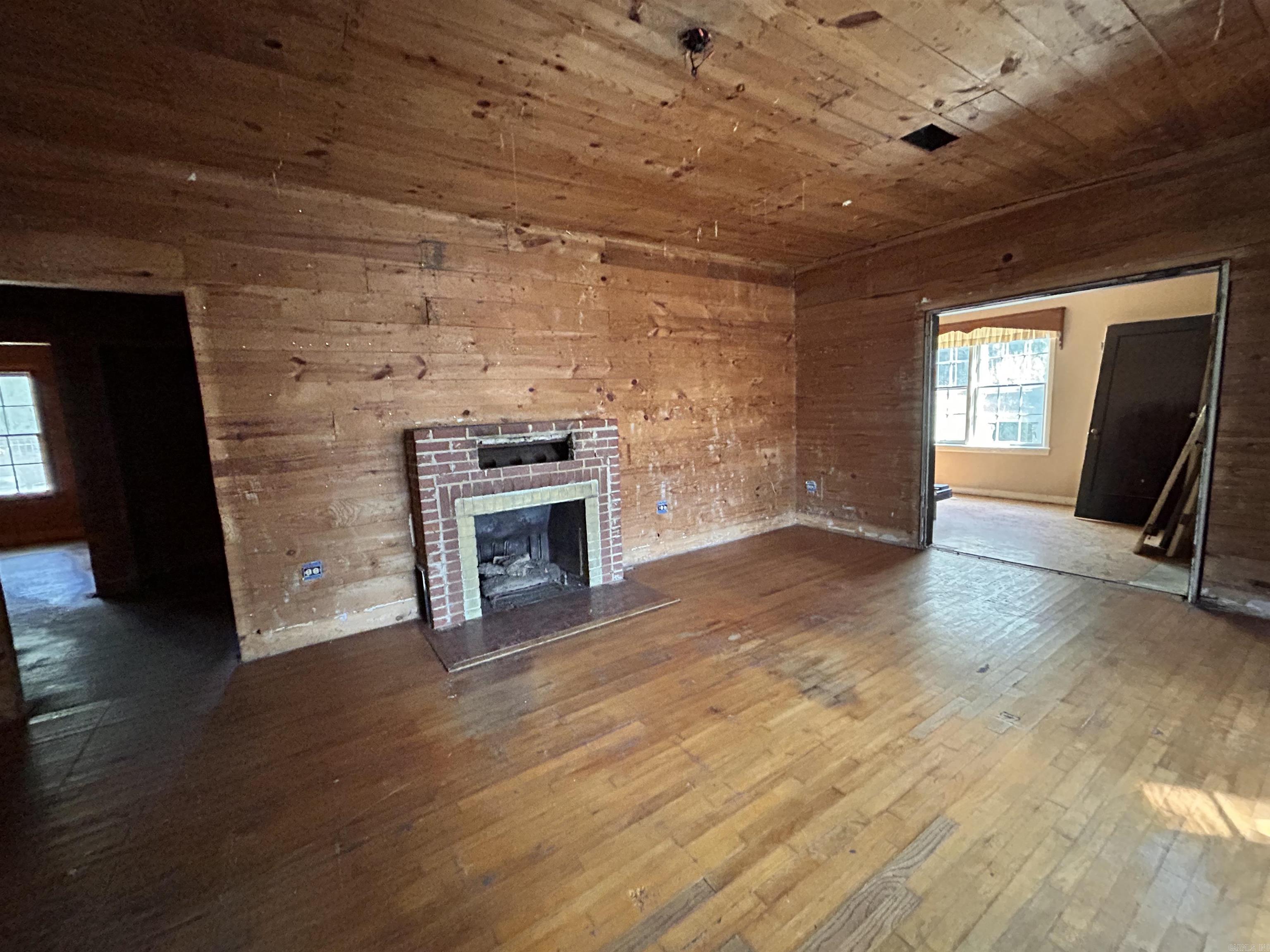 609 E Fordyce  England, AR