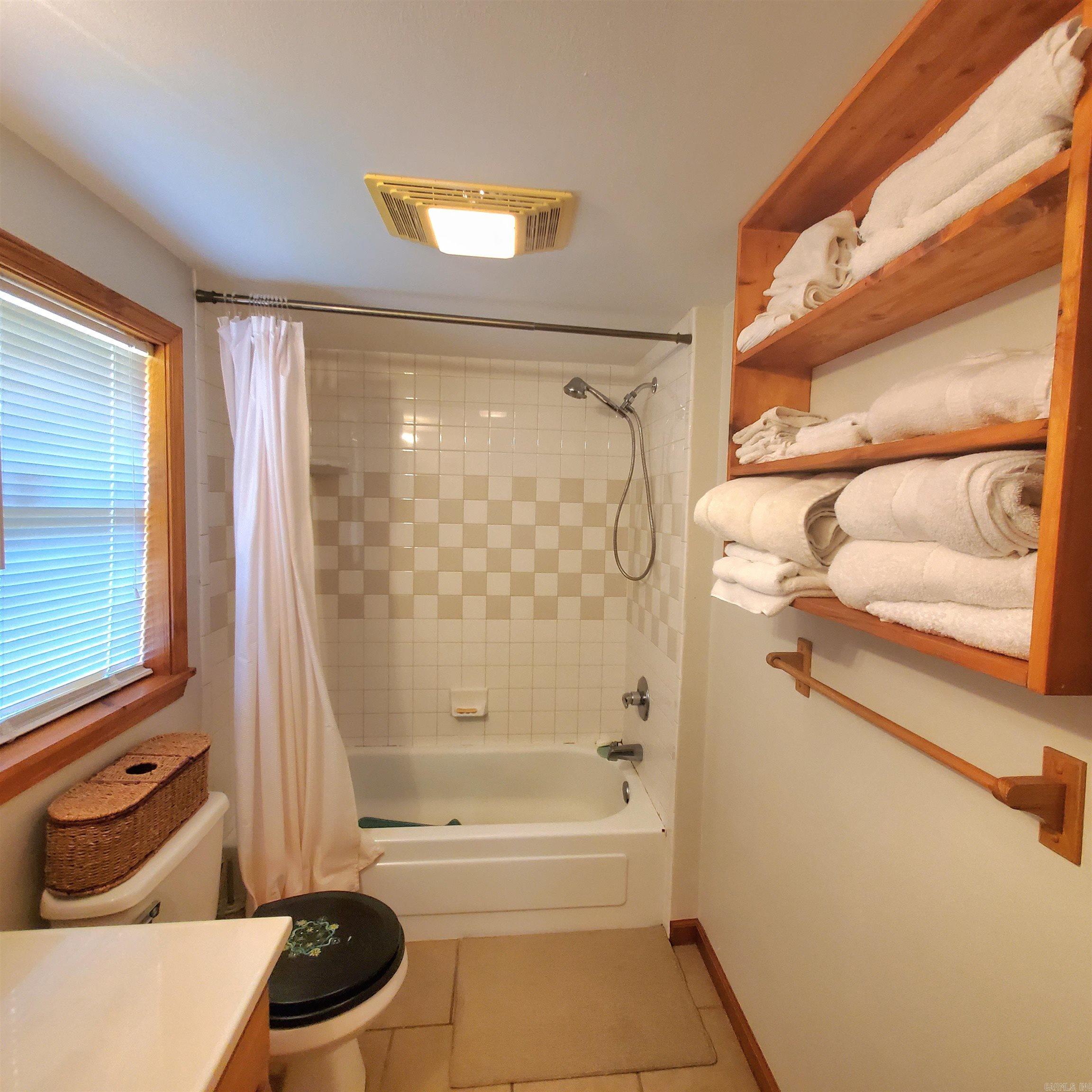 210 N Vine  Mountain View, AR