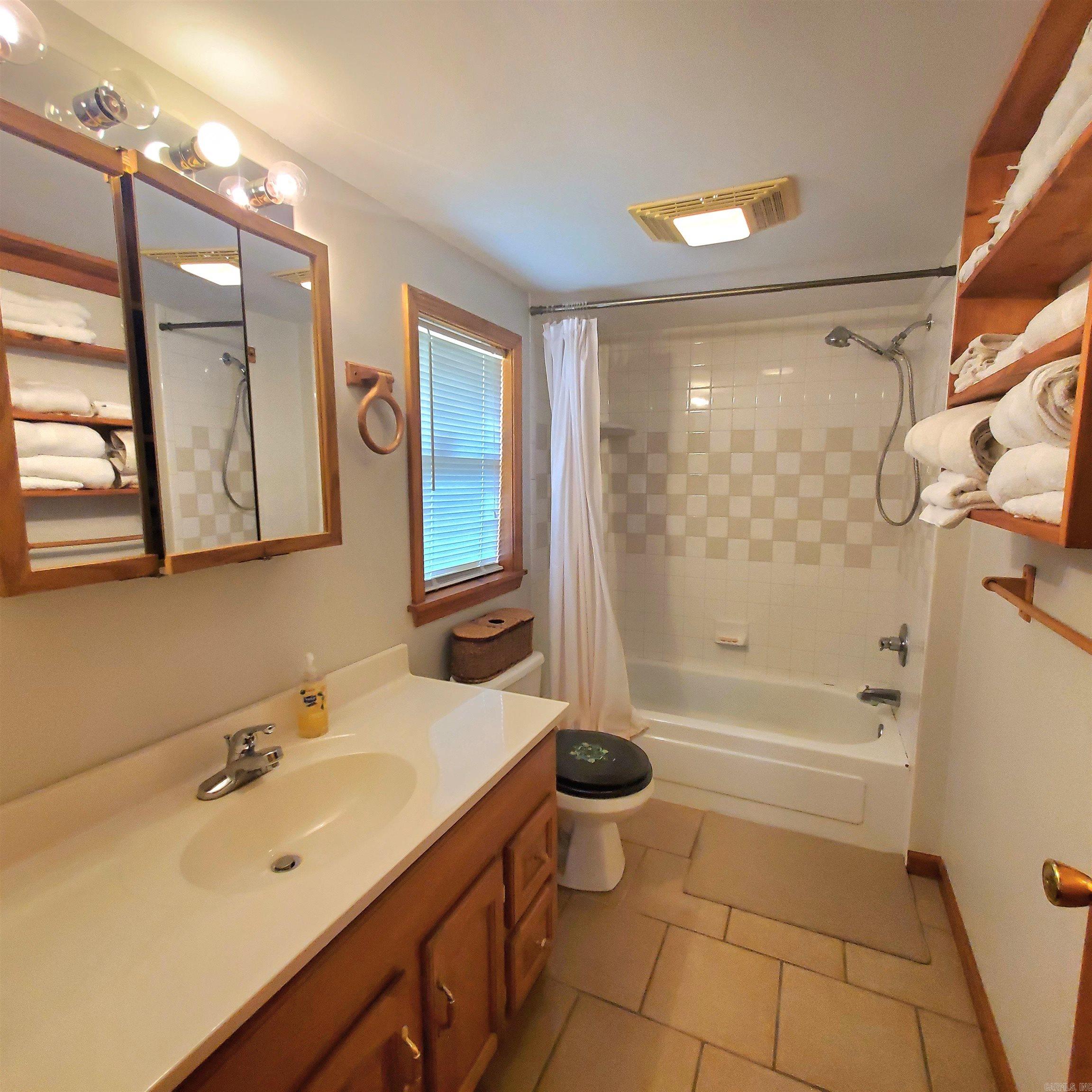210 N Vine  Mountain View, AR