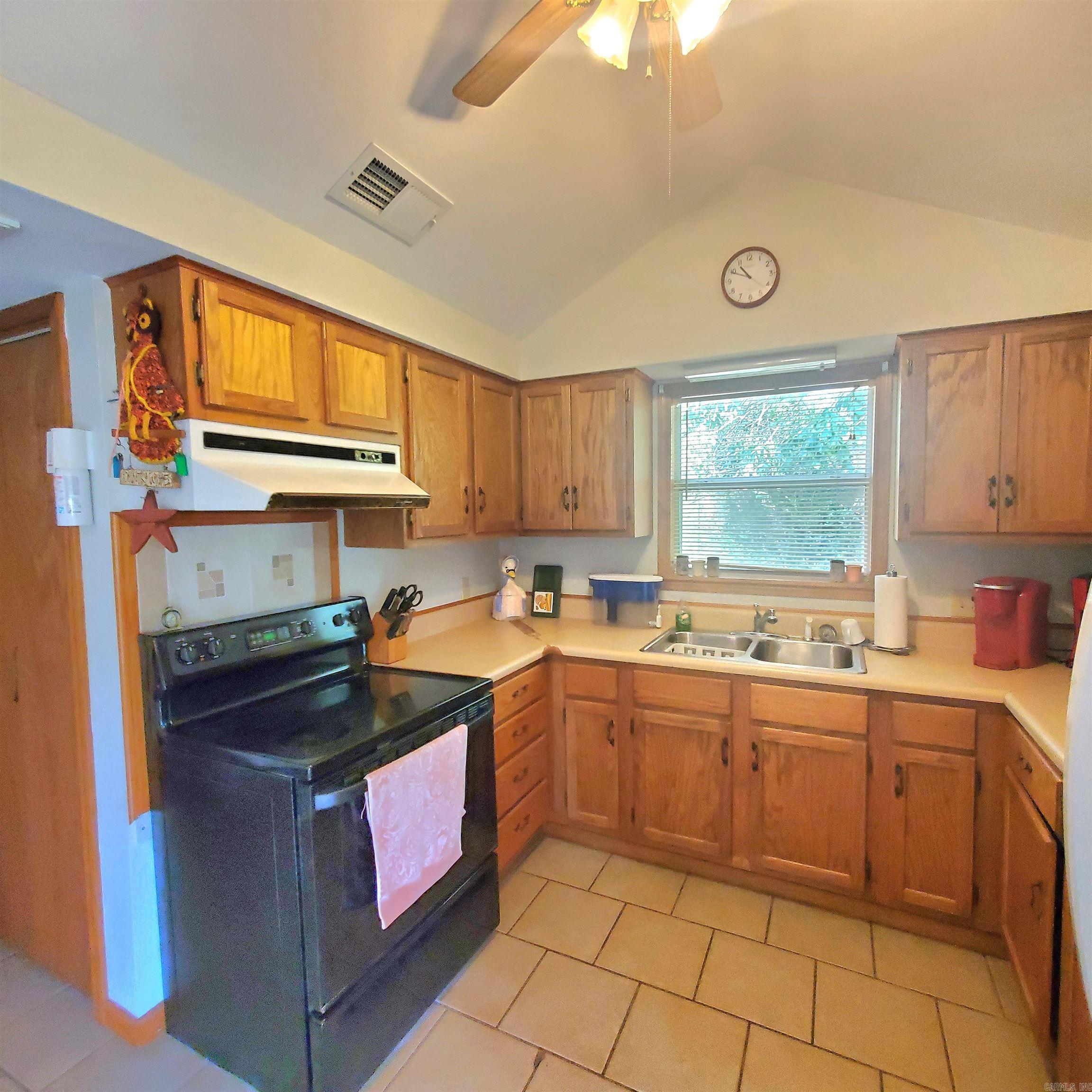 210 N Vine  Mountain View, AR