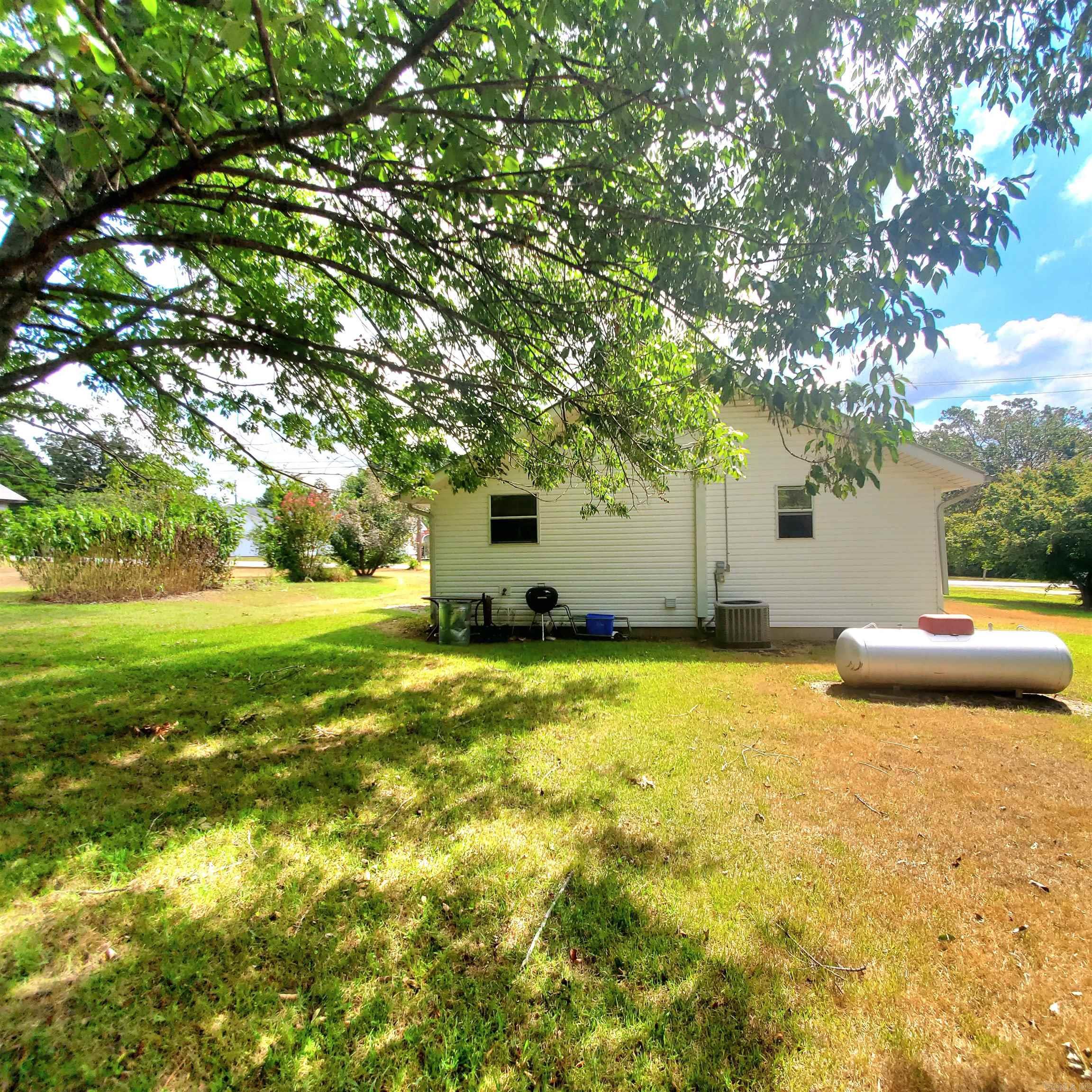 210 N Vine  Mountain View, AR