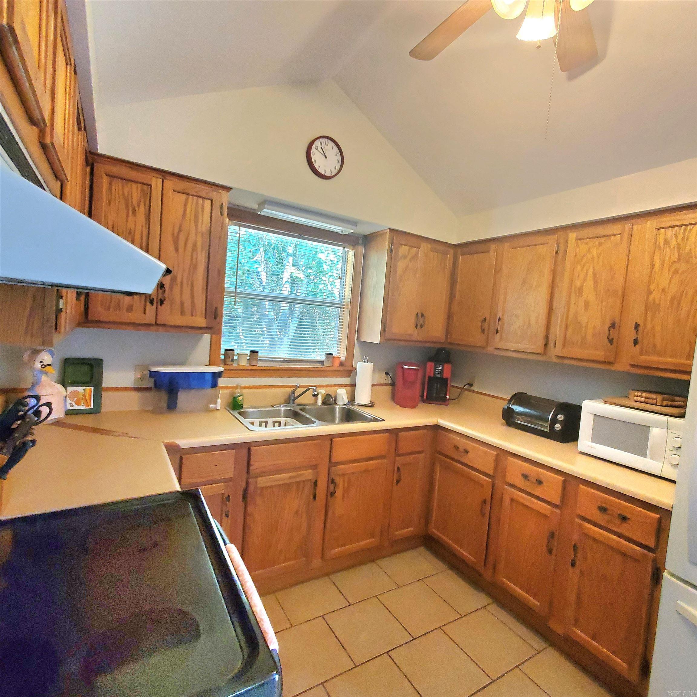 210 N Vine  Mountain View, AR