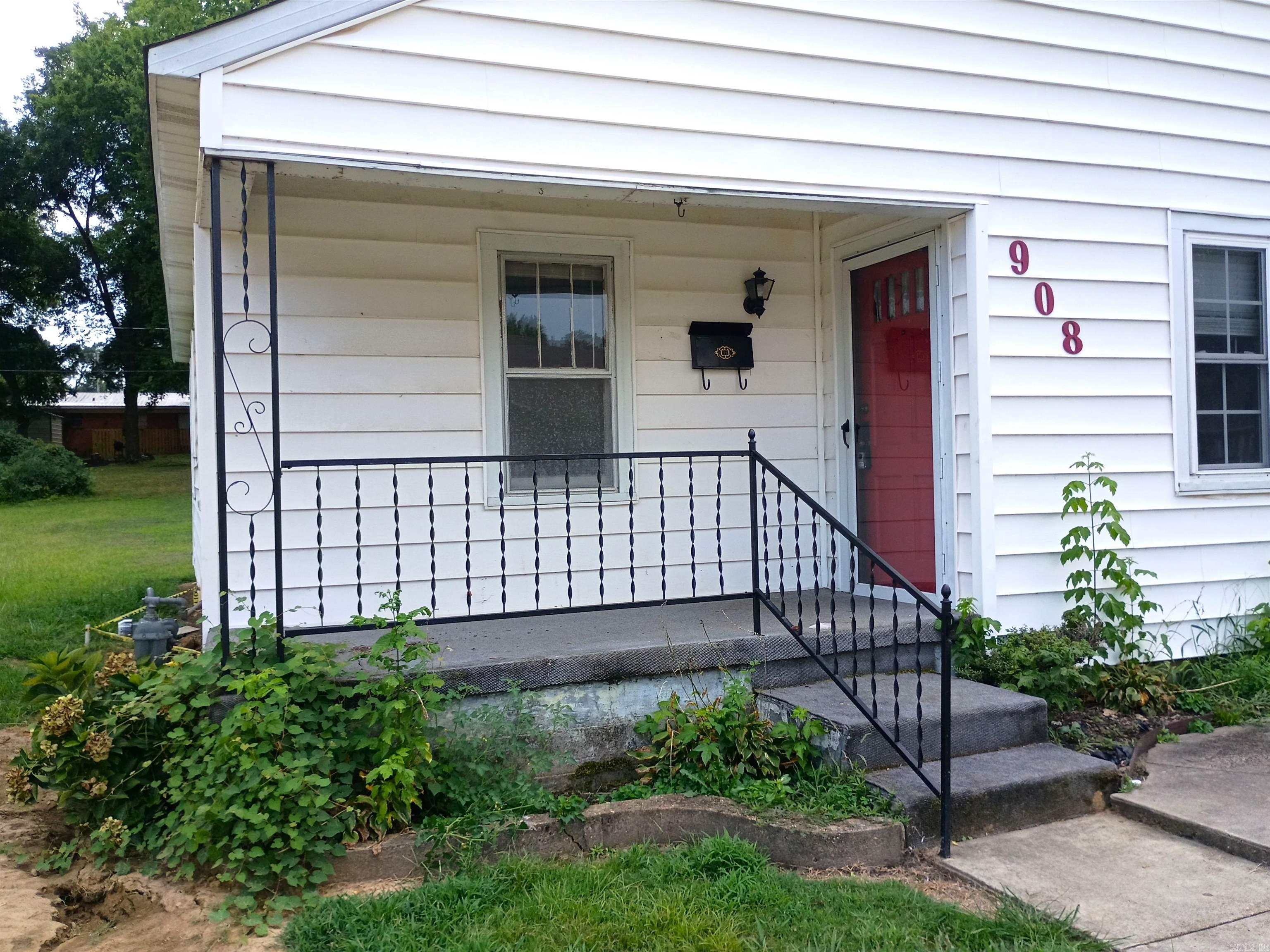 908 W. Thompson  Paragould, AR