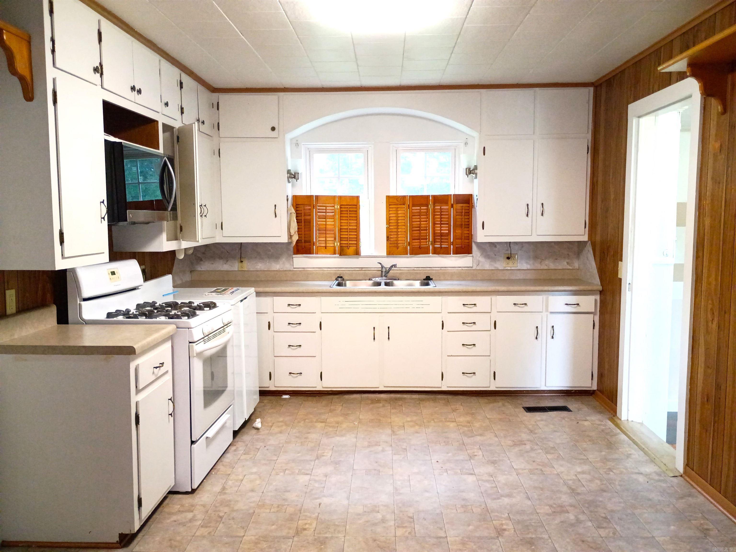 908 W. Thompson  Paragould, AR