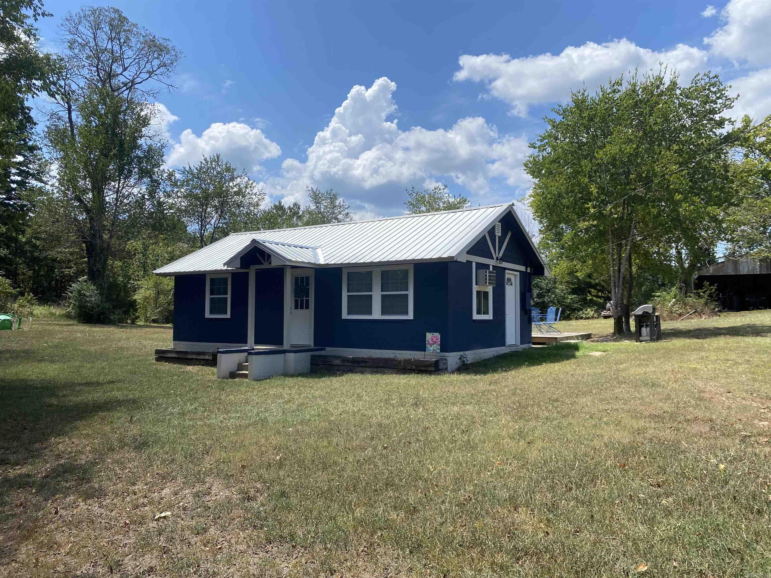 39 & 41 Mockingbird  Story, AR