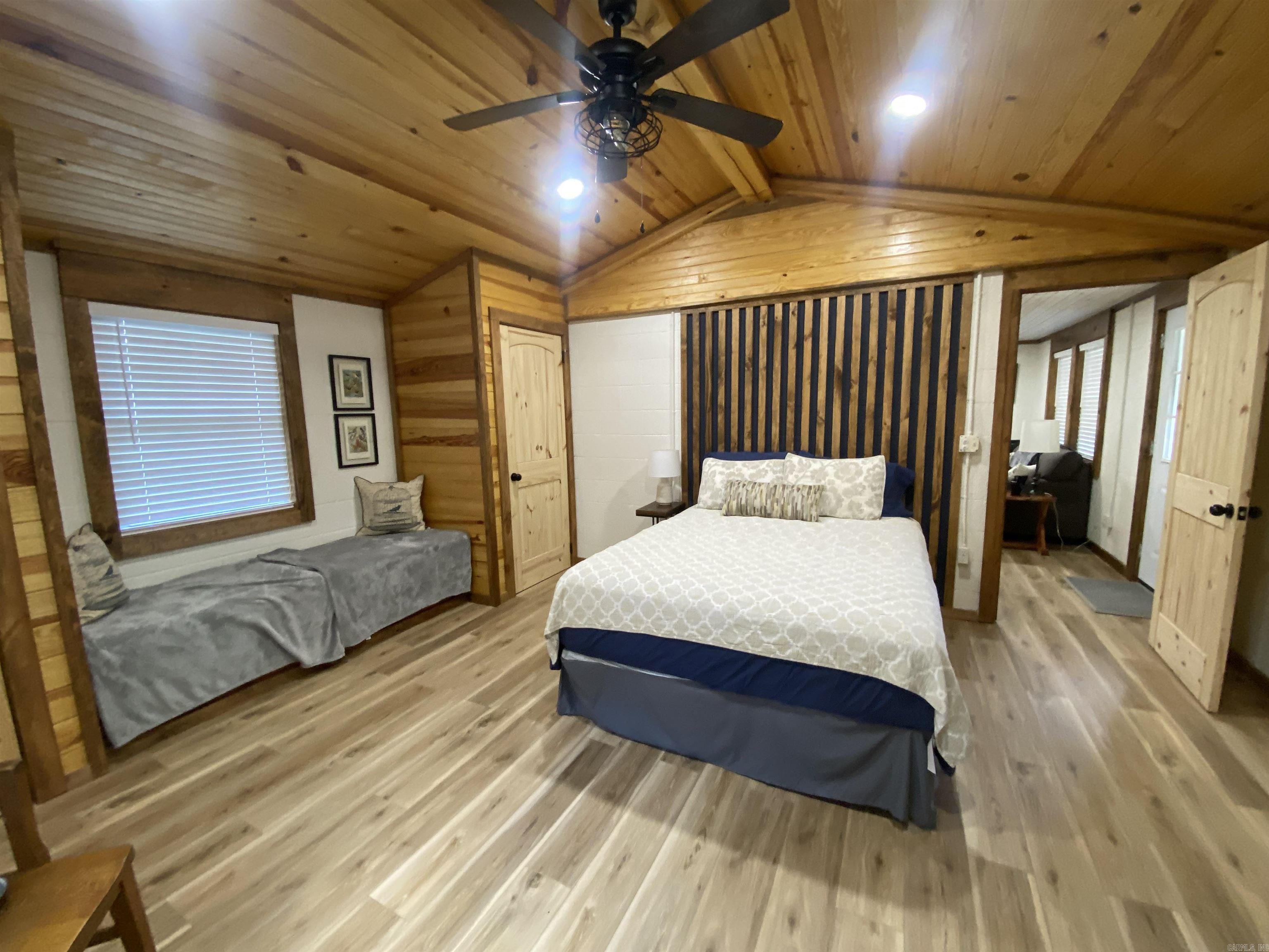 39 & 41 Mockingbird  Story, AR