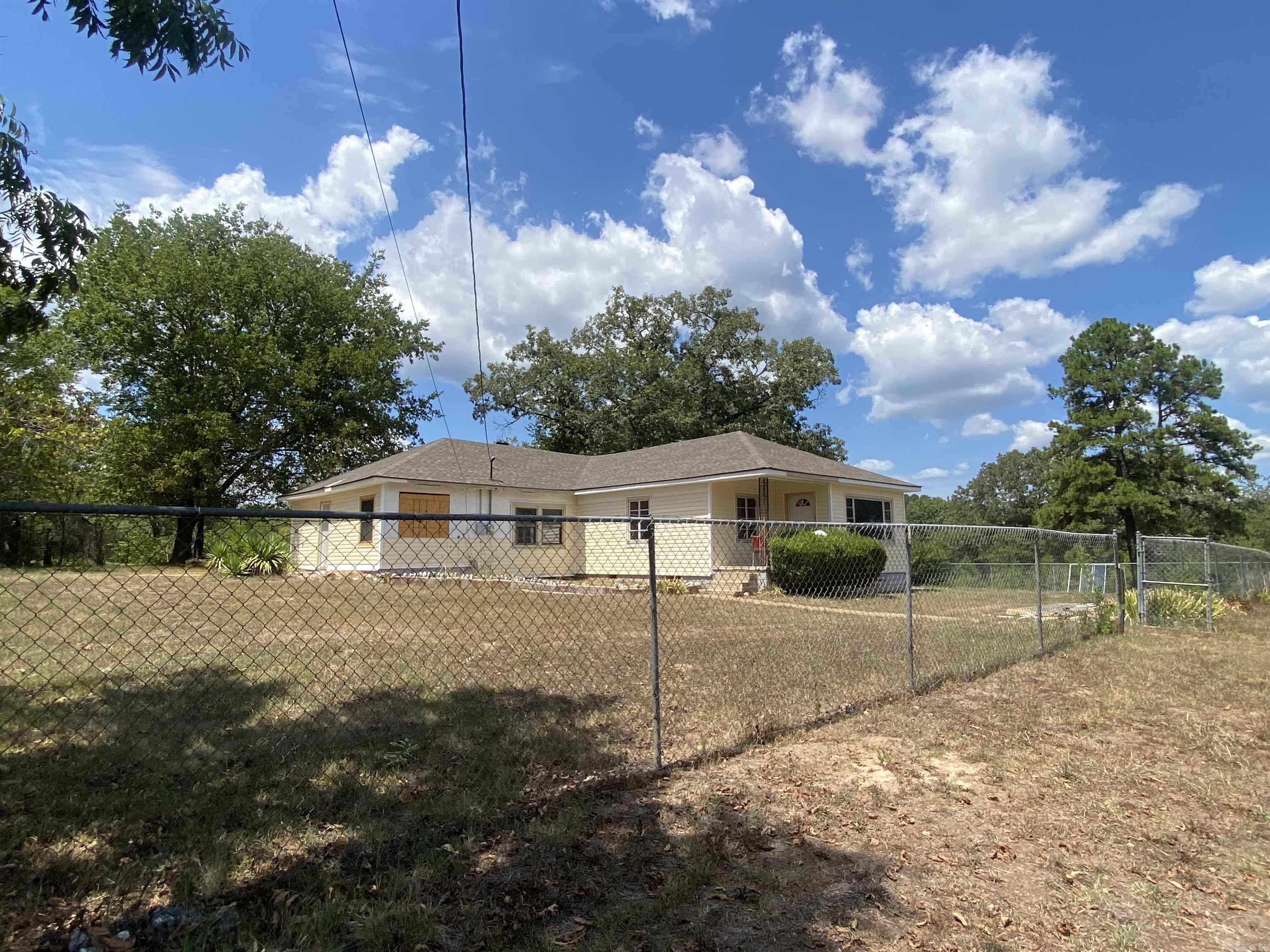 39 & 41 Mockingbird  Story, AR