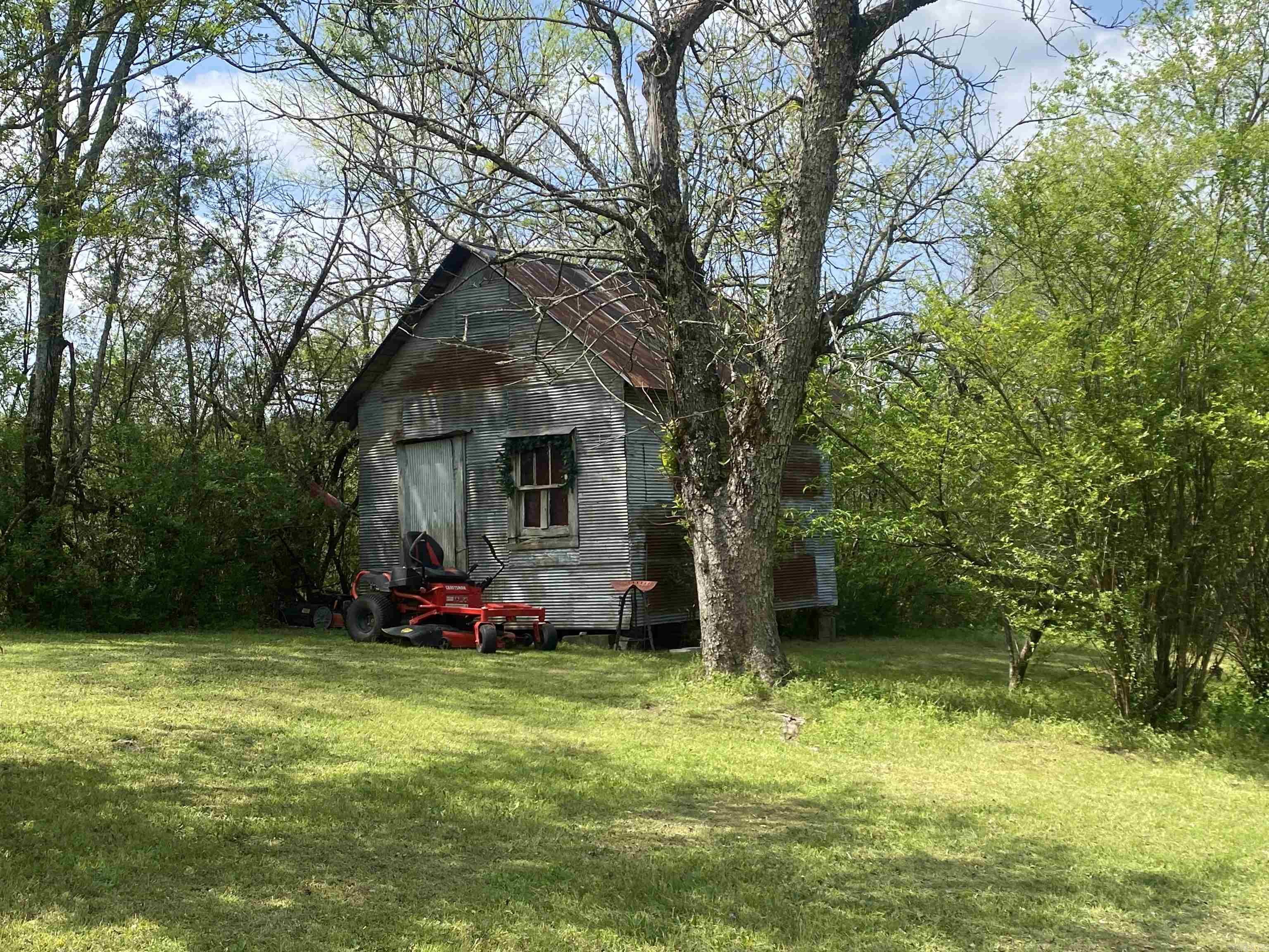 39 & 41 Mockingbird  Story, AR