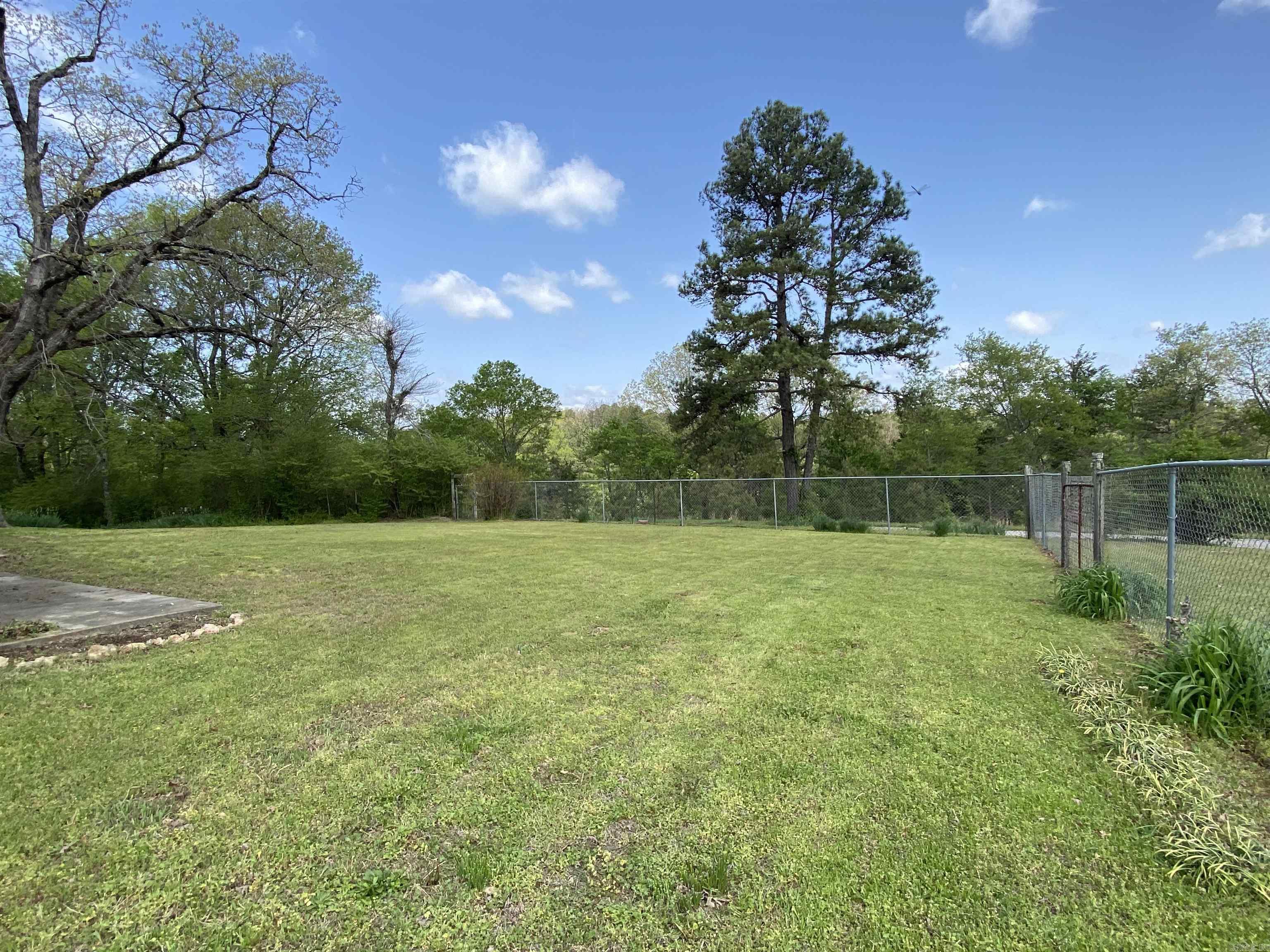 39 & 41 Mockingbird  Story, AR