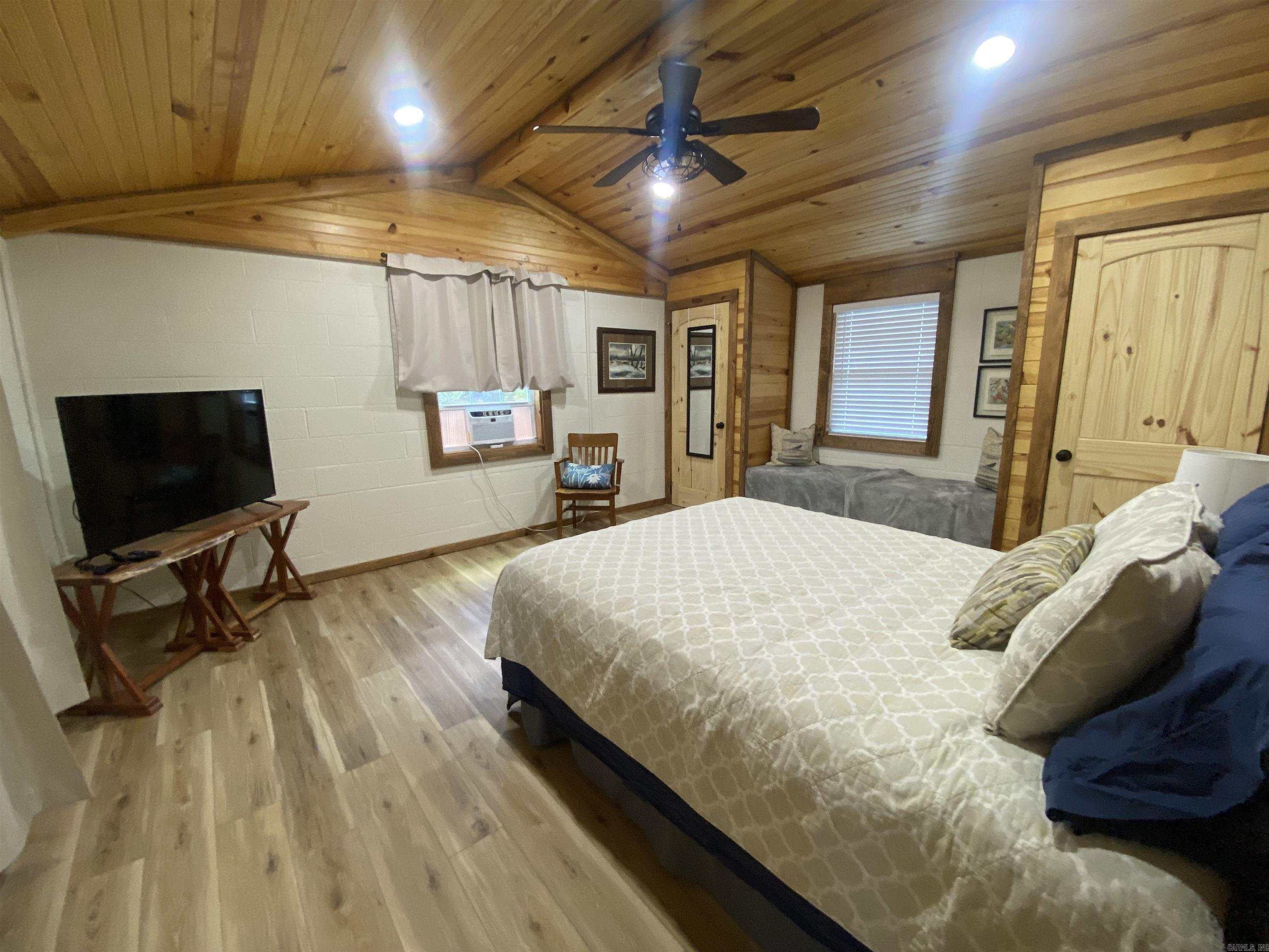 39 & 41 Mockingbird  Story, AR