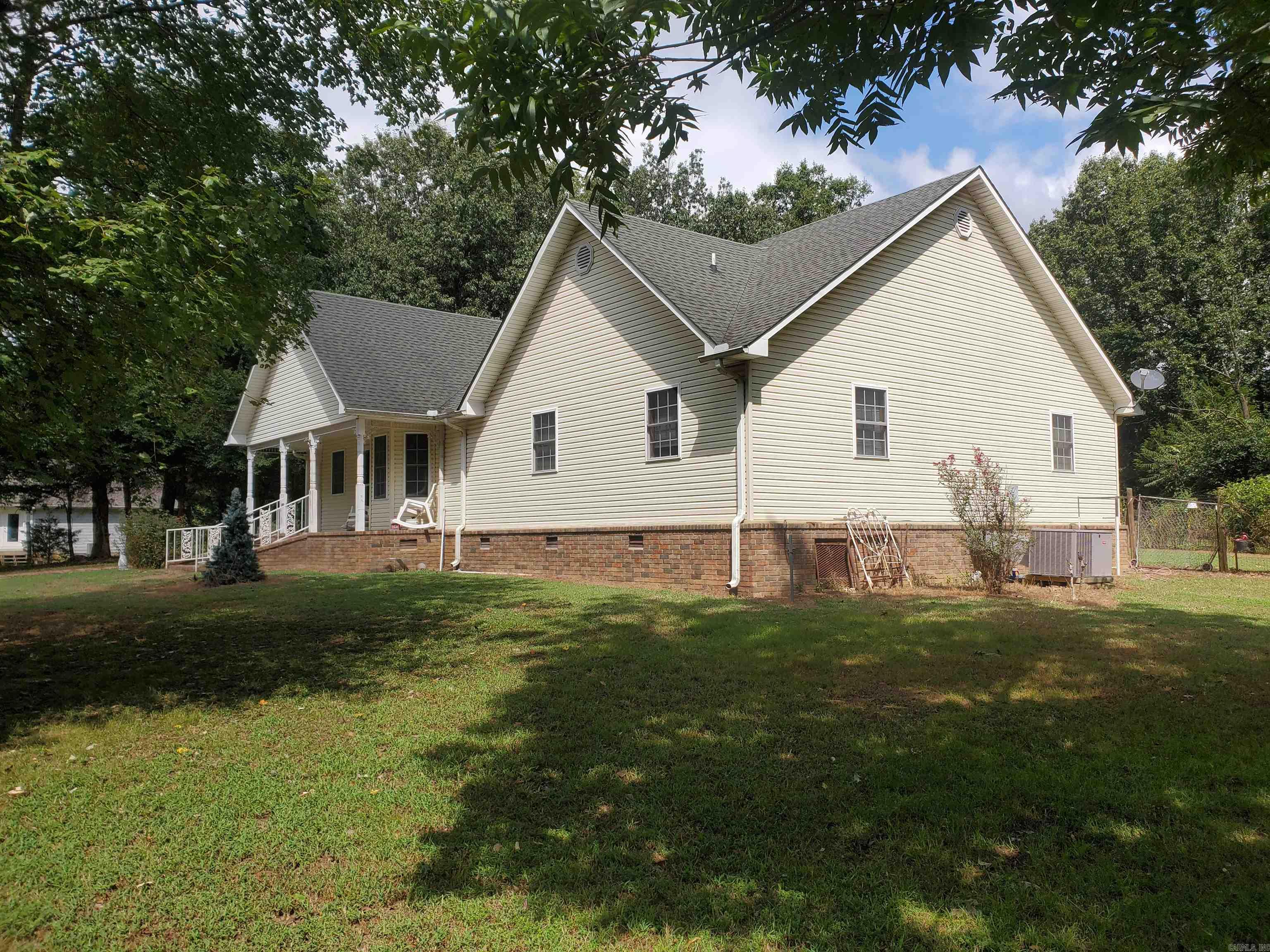 1377 W Court Street Piggott, AR 72454