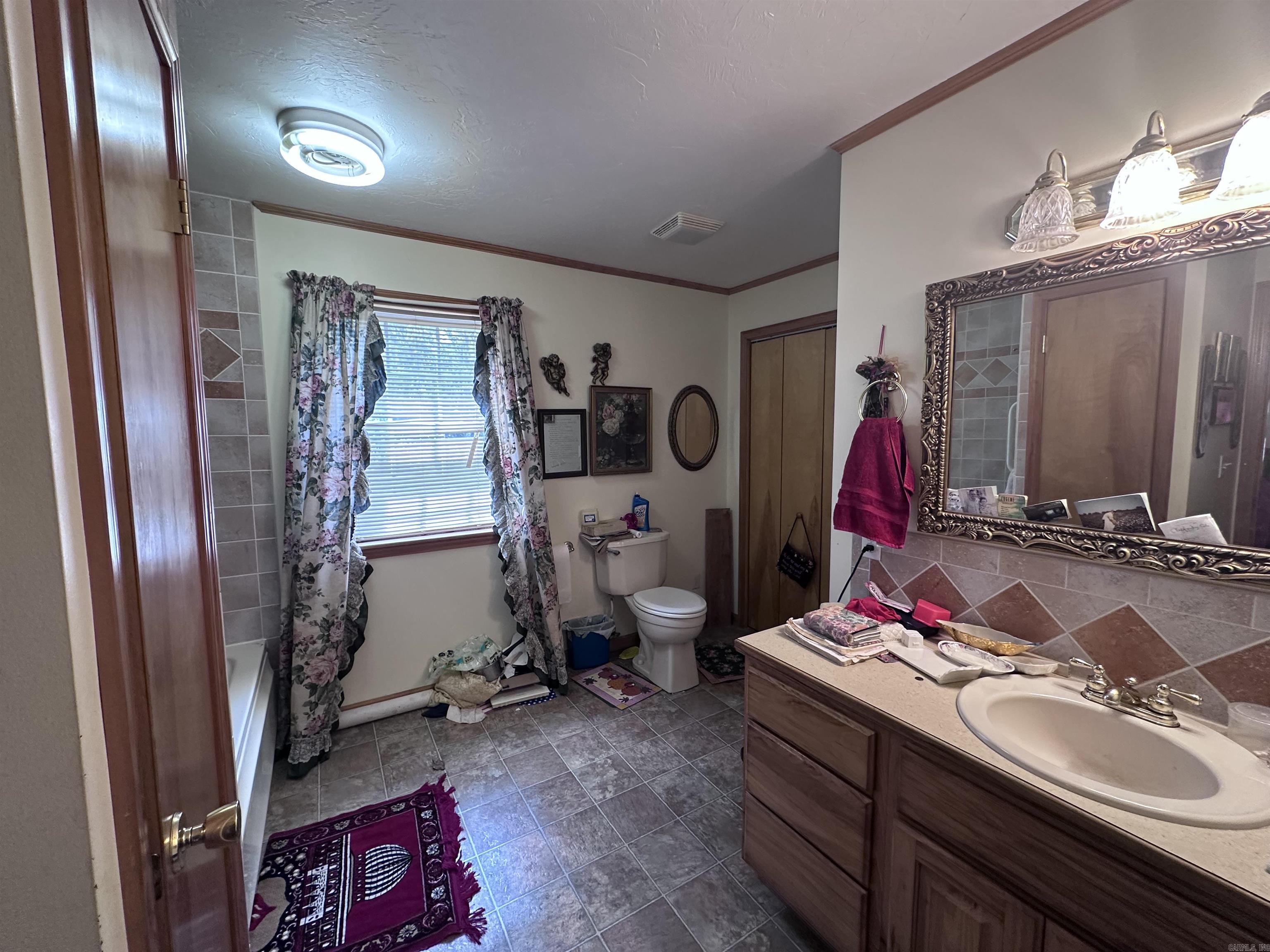 1377 W Court Street Piggott, AR 72454