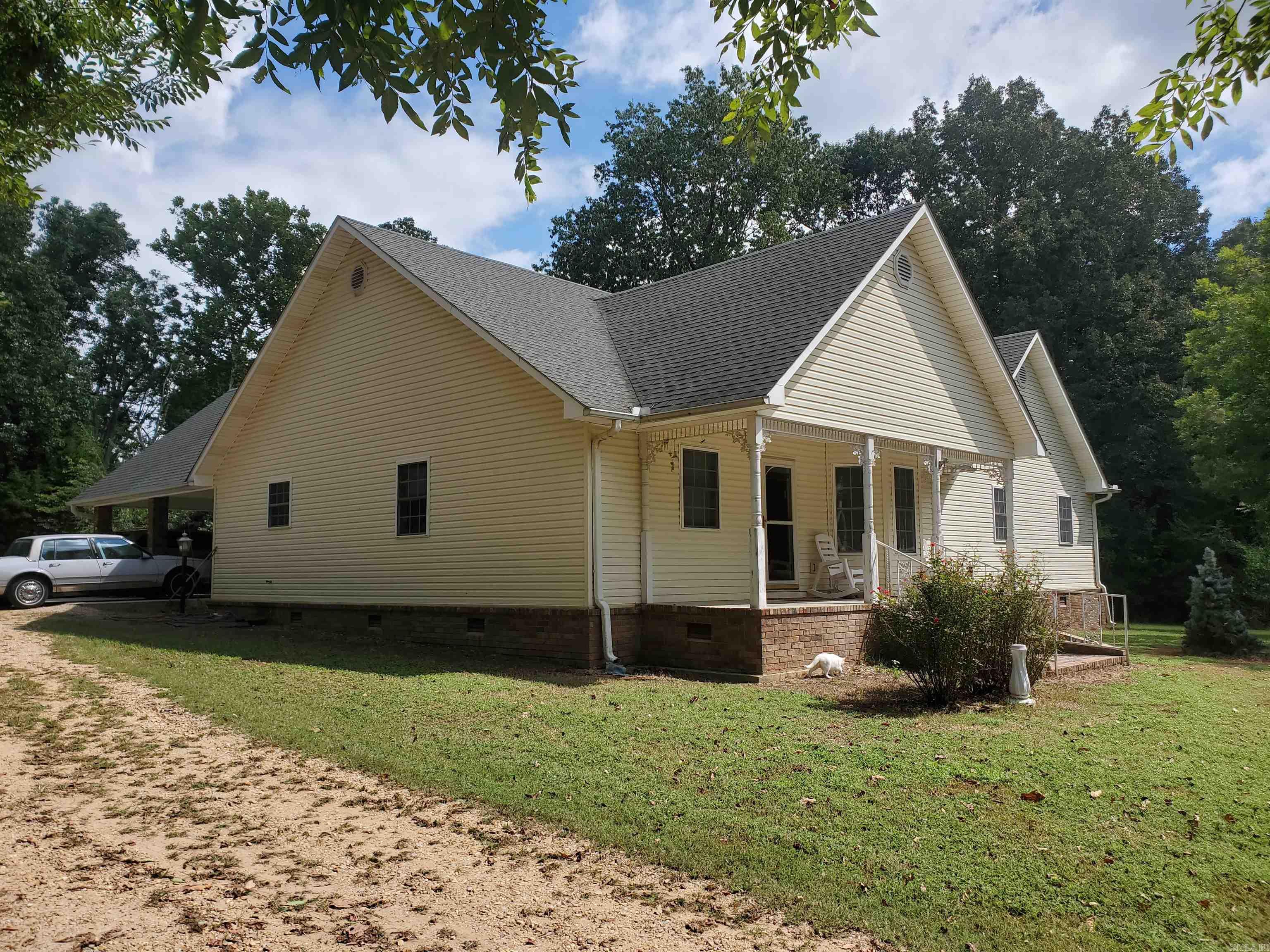 1377 W Court Street Piggott, AR 72454