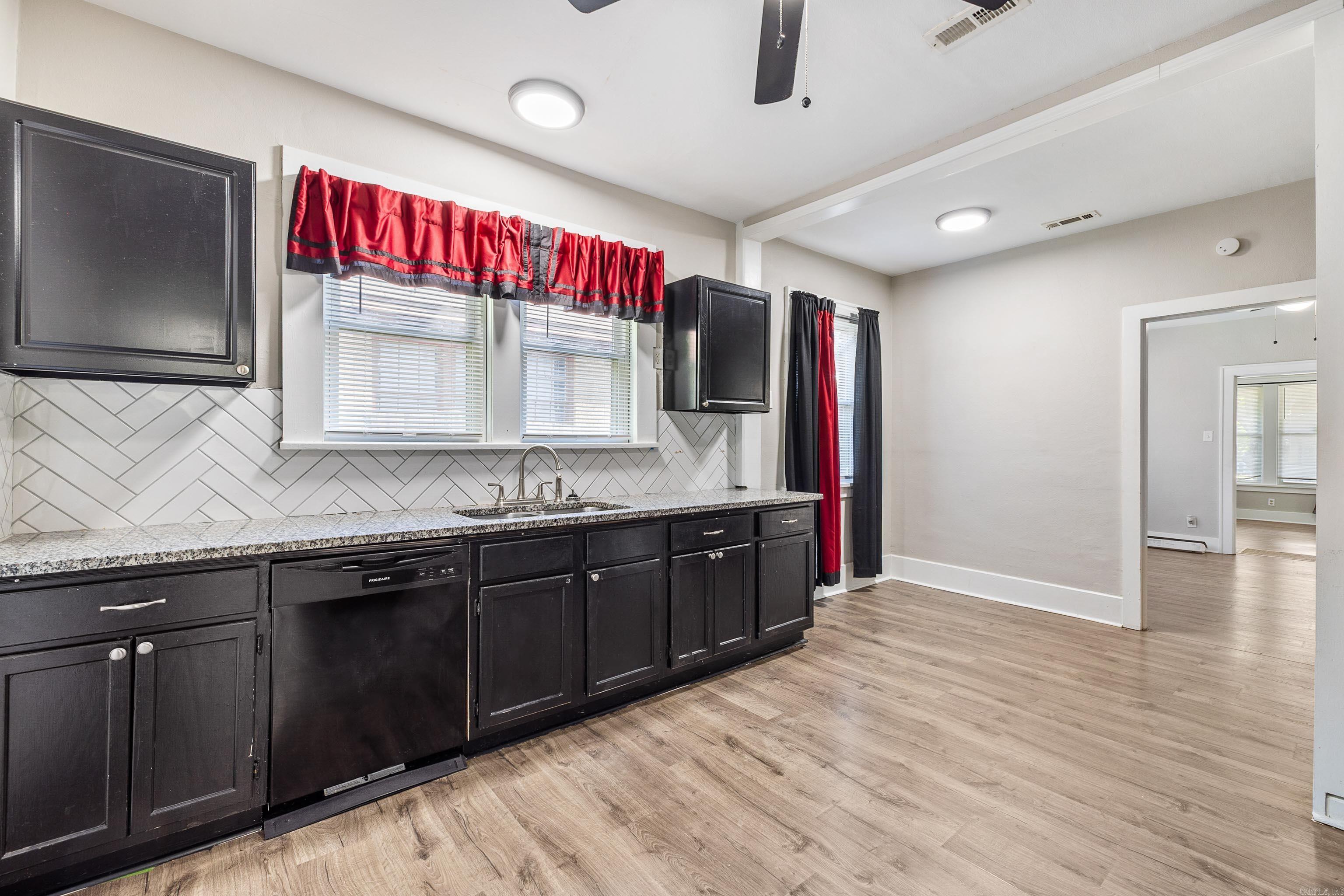 1424 Wolfe  Little Rock, AR