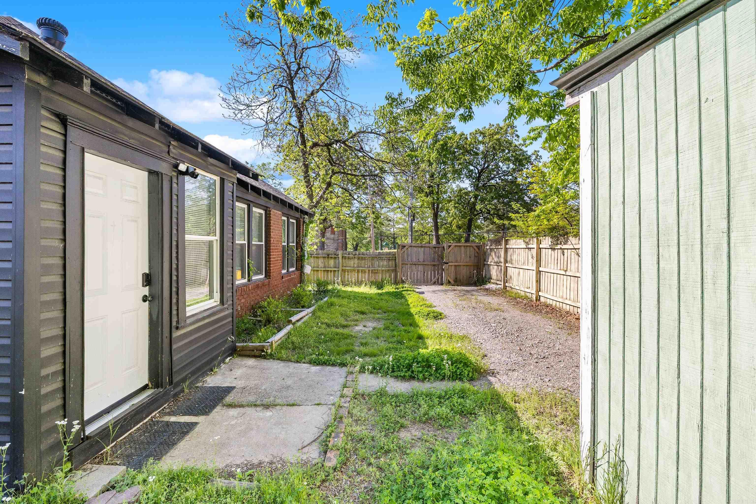 1424 Wolfe  Little Rock, AR