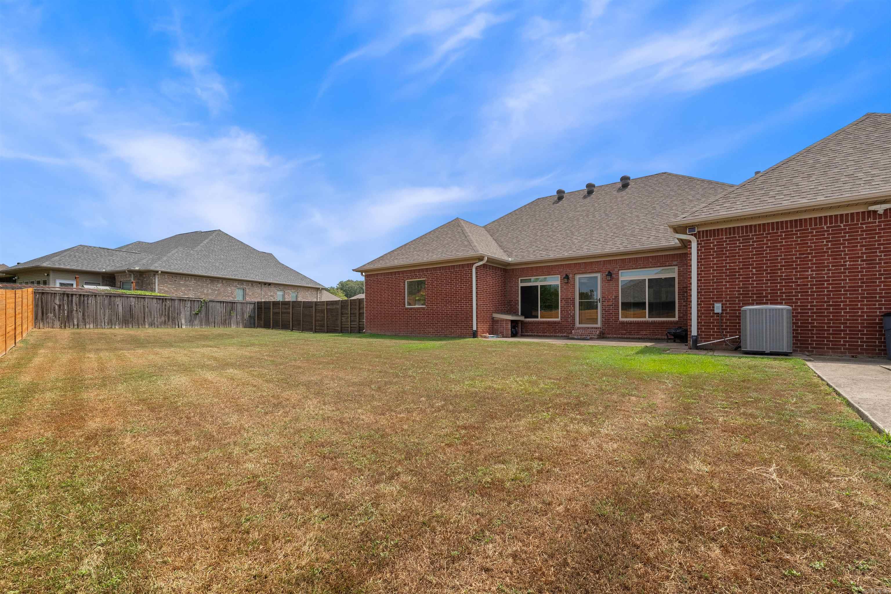 164 Crystal Lake Rd  Austin, AR