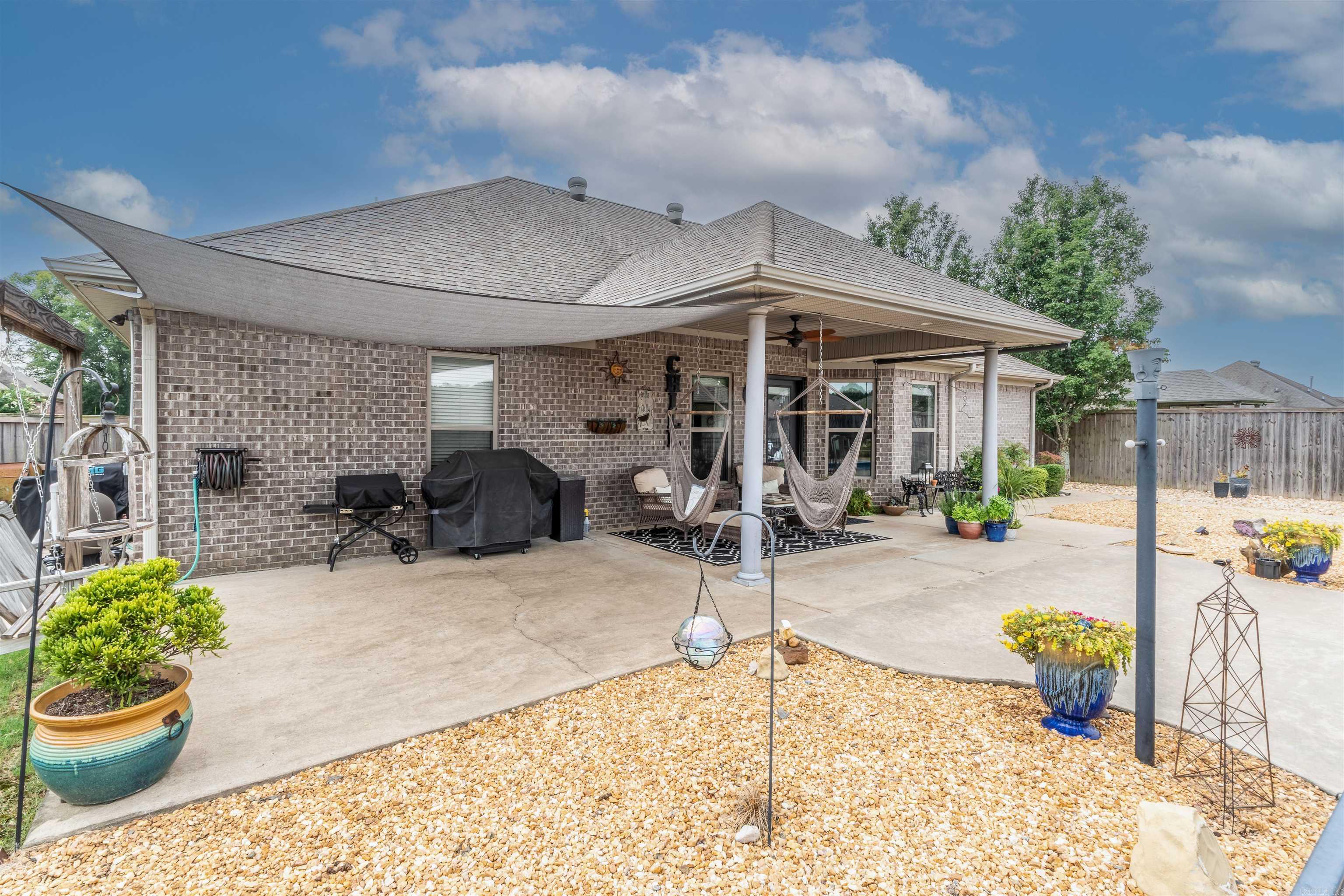 29 Thoroughbred  Vilonia, AR