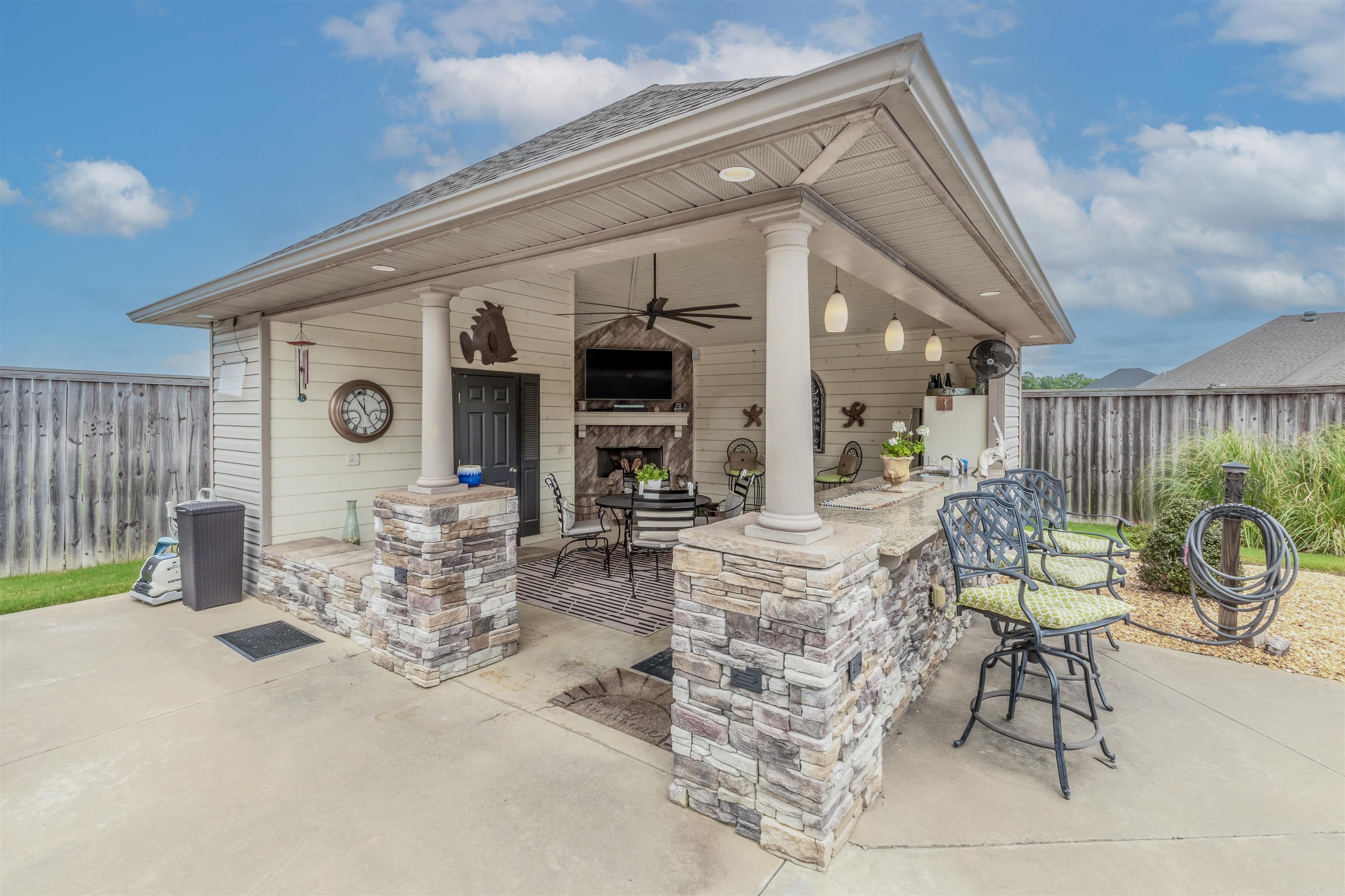 29 Thoroughbred  Vilonia, AR