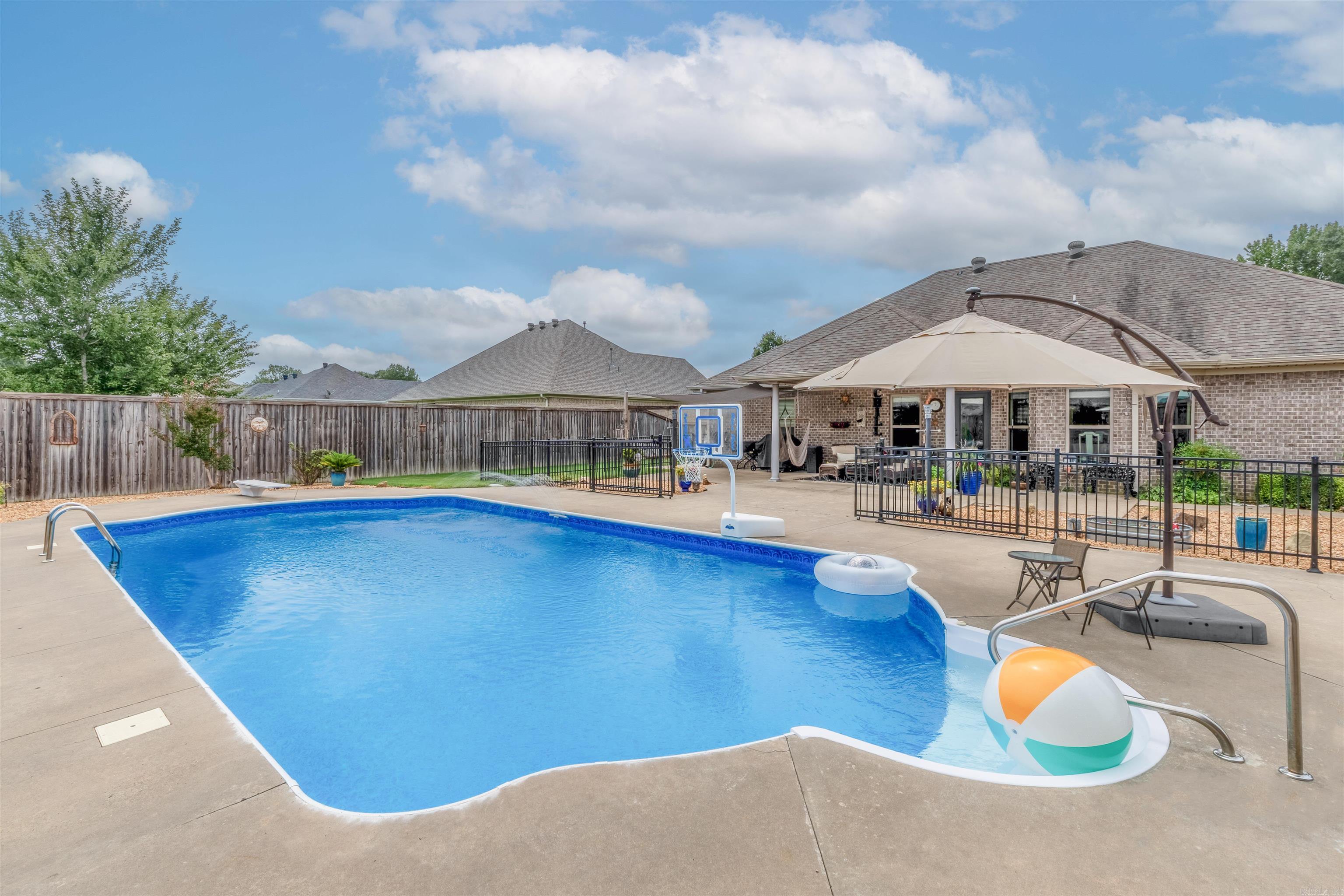 29 Thoroughbred  Vilonia, AR