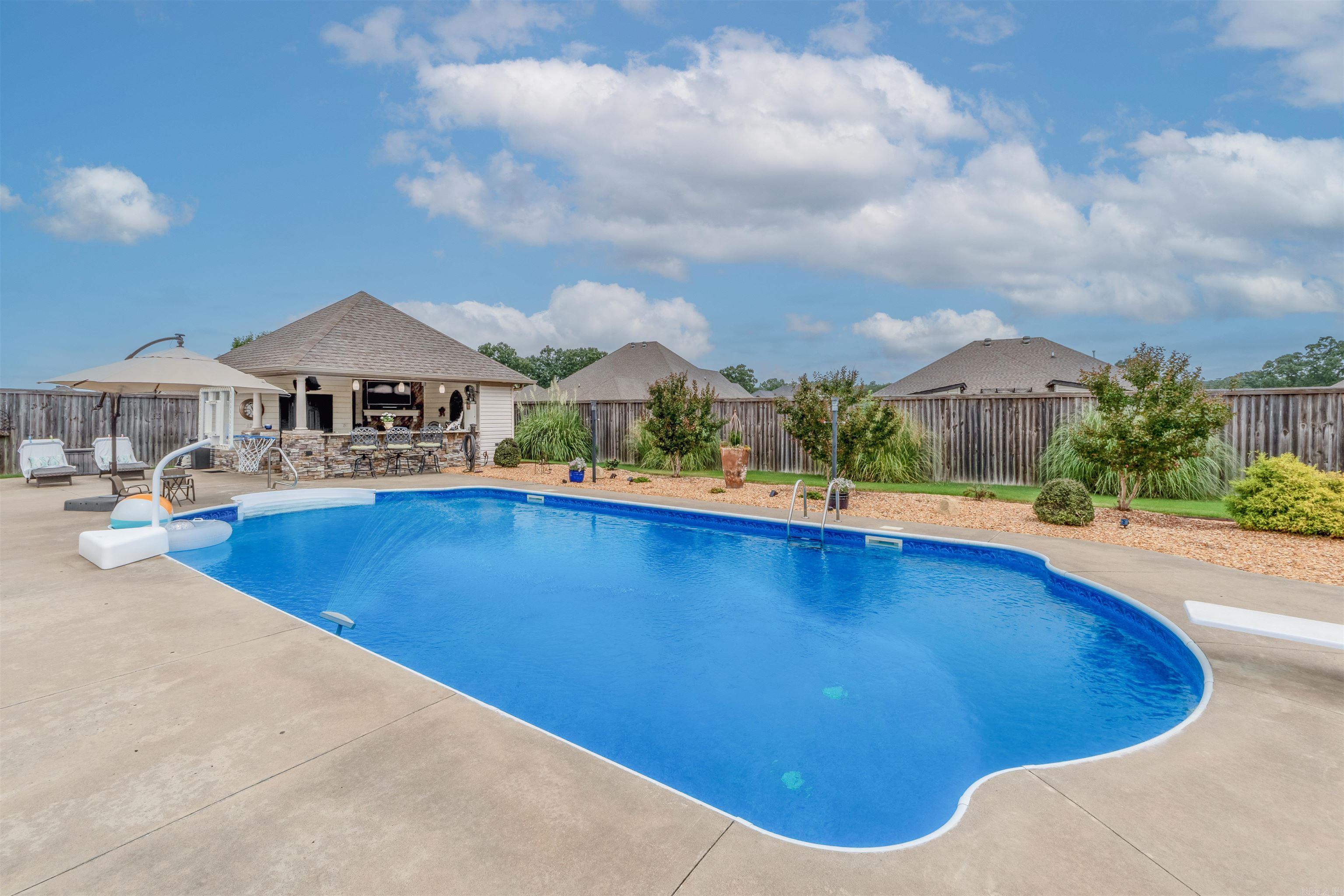 29 Thoroughbred  Vilonia, AR