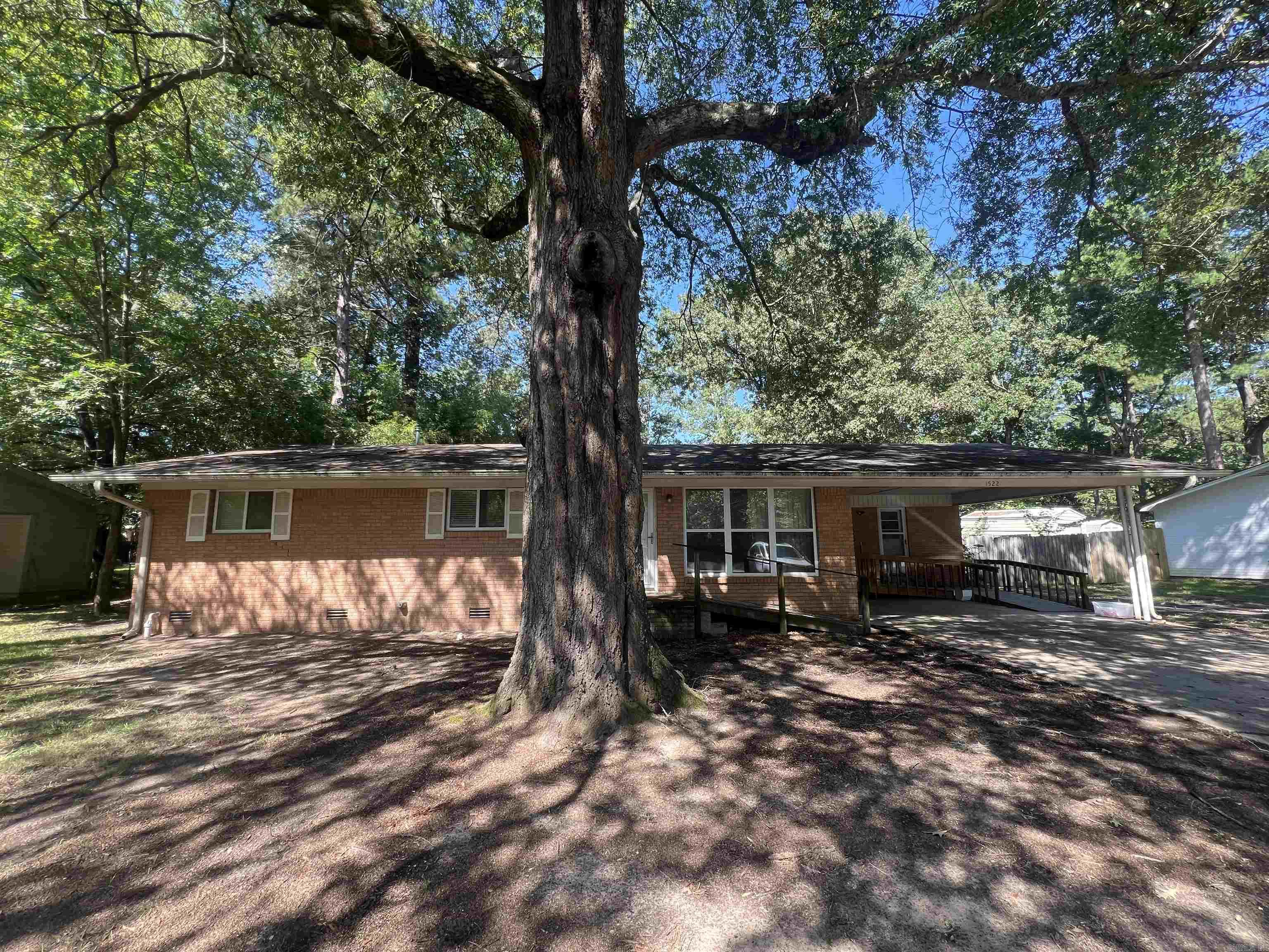 1522 Chris  Benton, AR