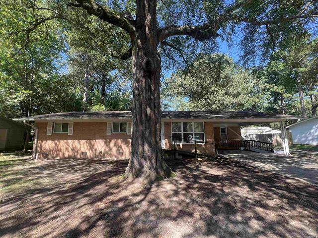 1522  Chris  Benton, AR