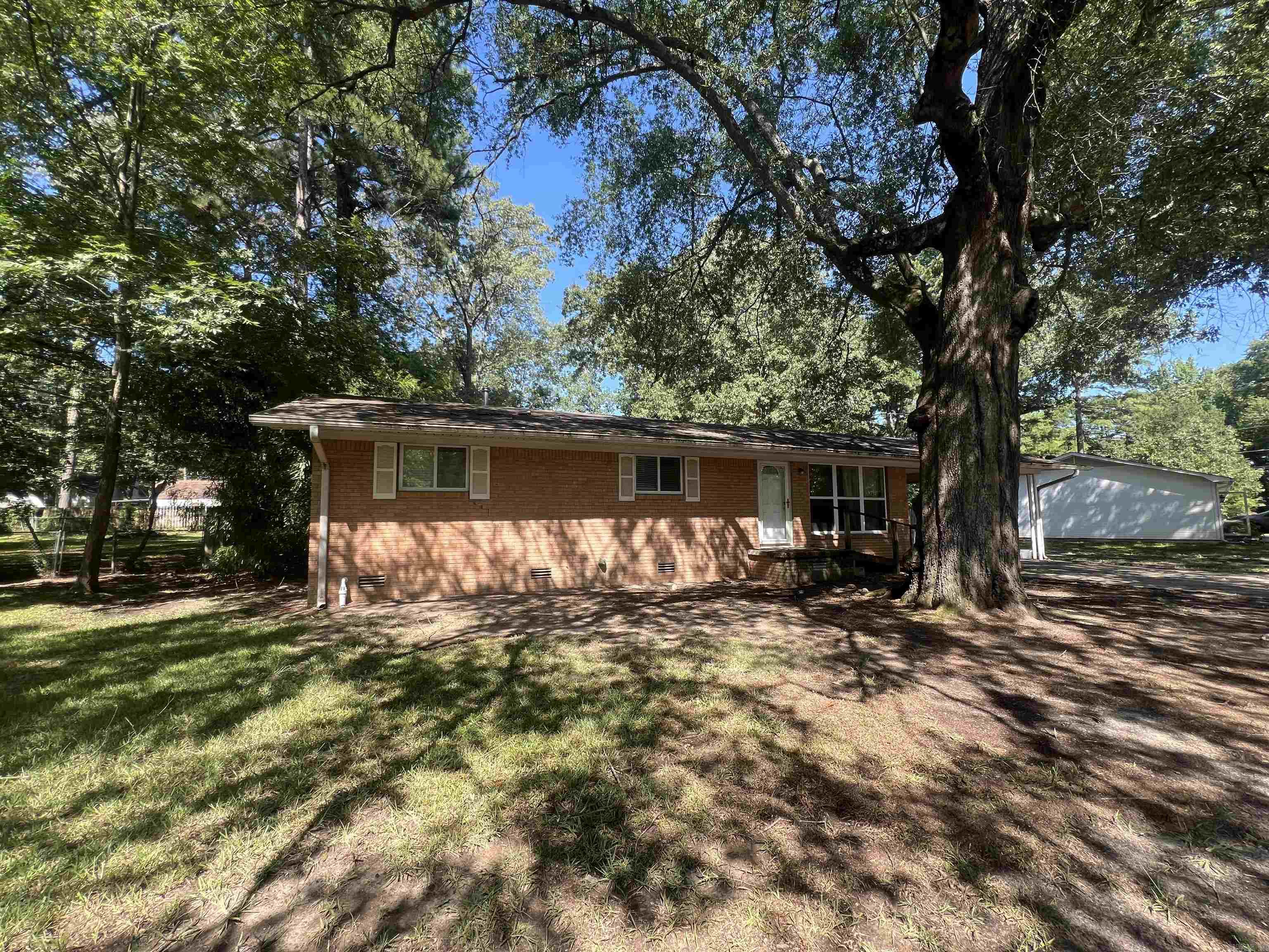 1522 Chris  Benton, AR