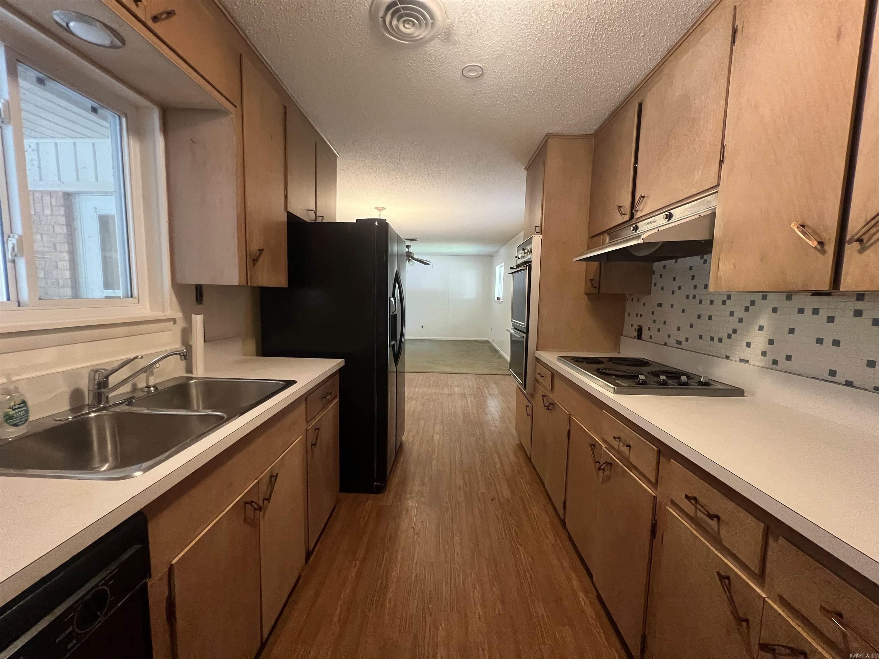 1522 Chris  Benton, AR