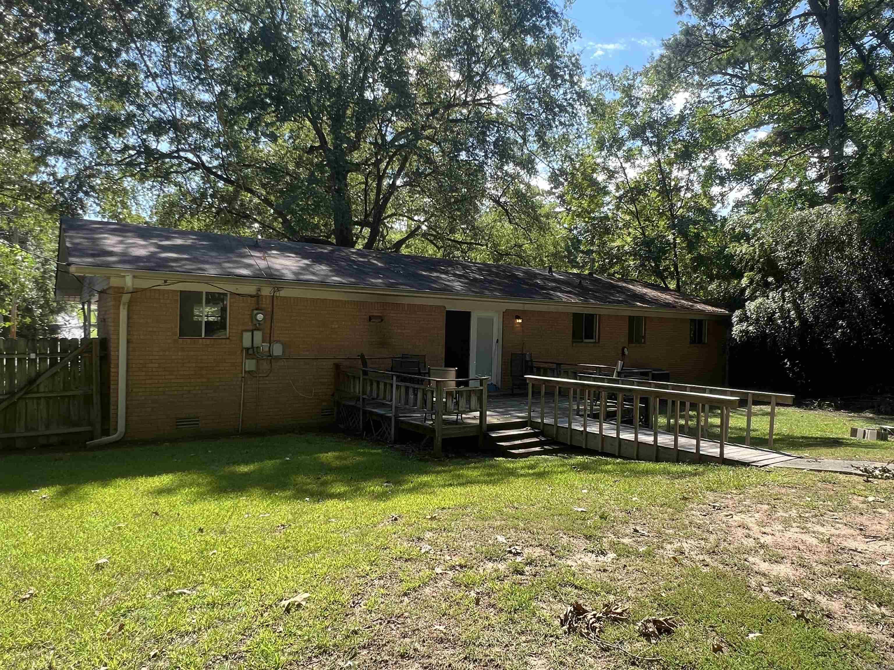1522 Chris  Benton, AR