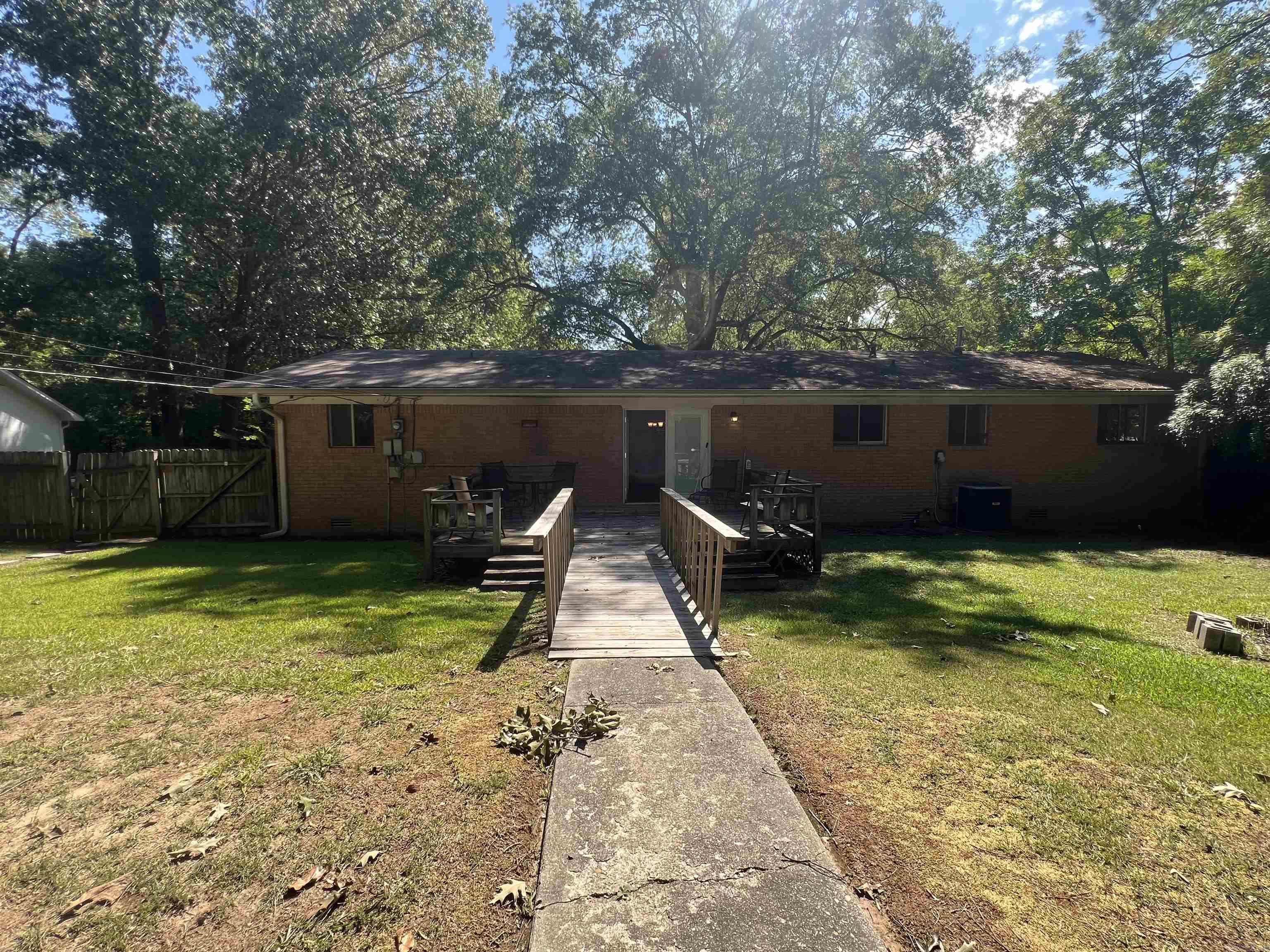 1522 Chris  Benton, AR