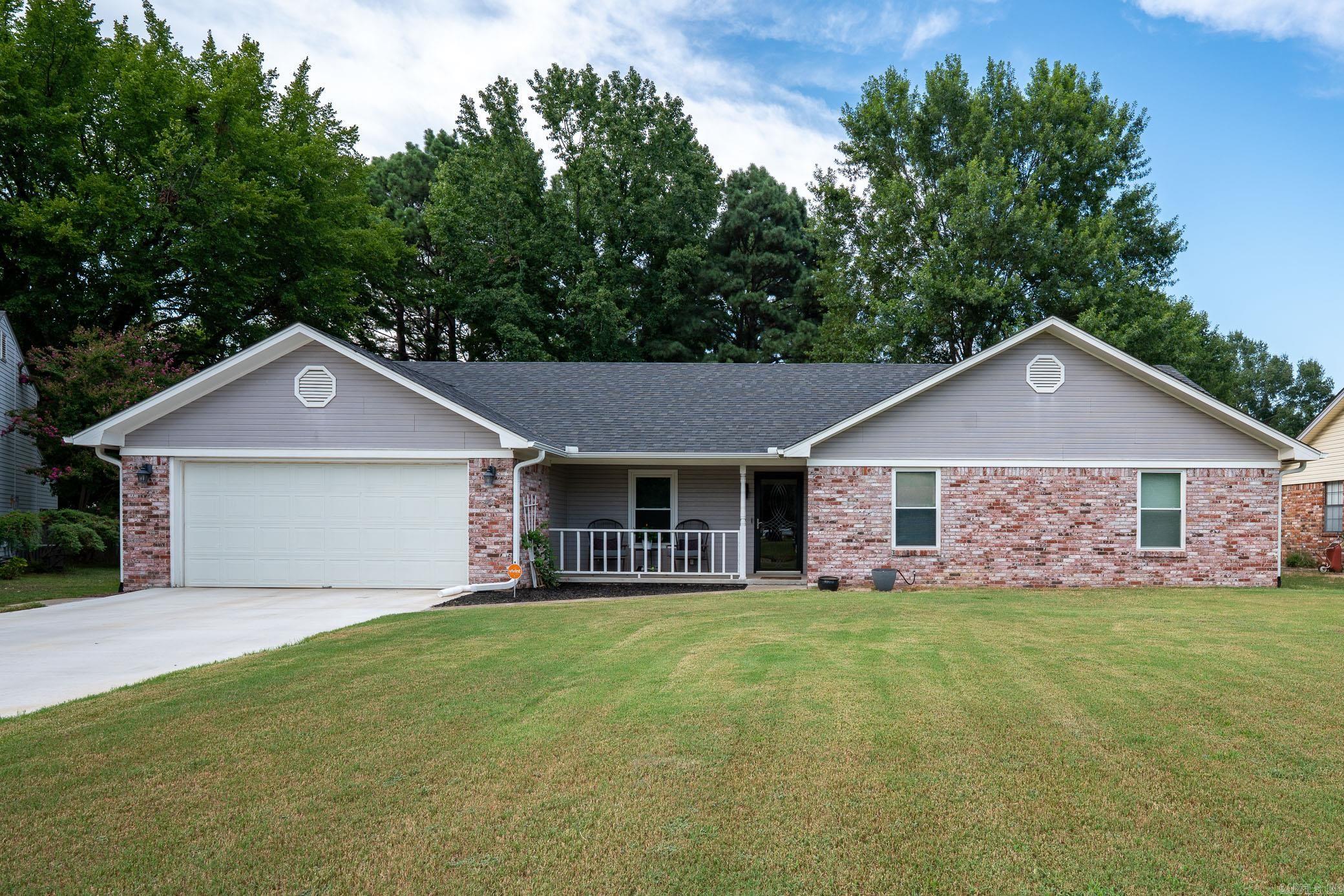 4 Vixen  Jacksonville, AR