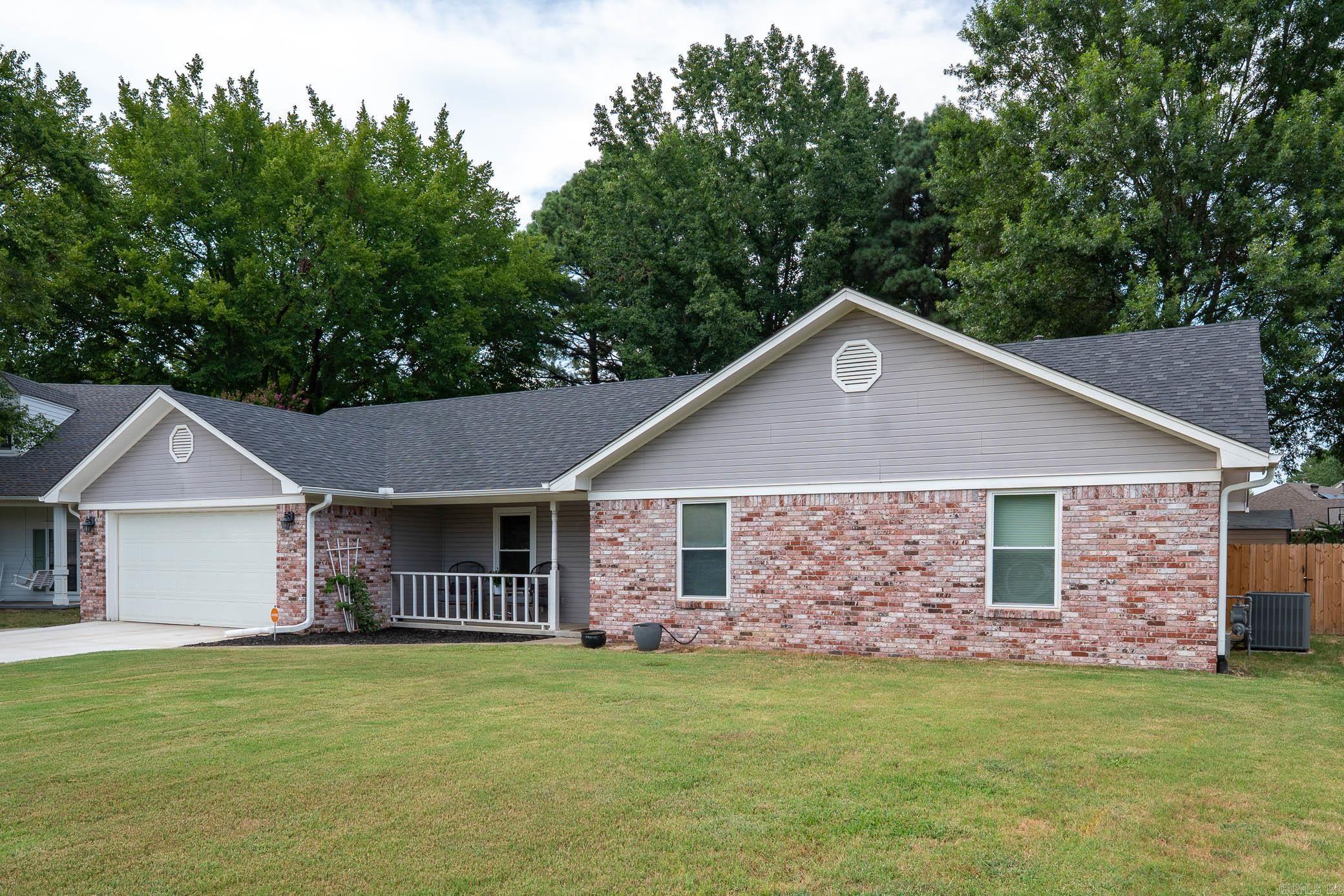 4 Vixen  Jacksonville, AR
