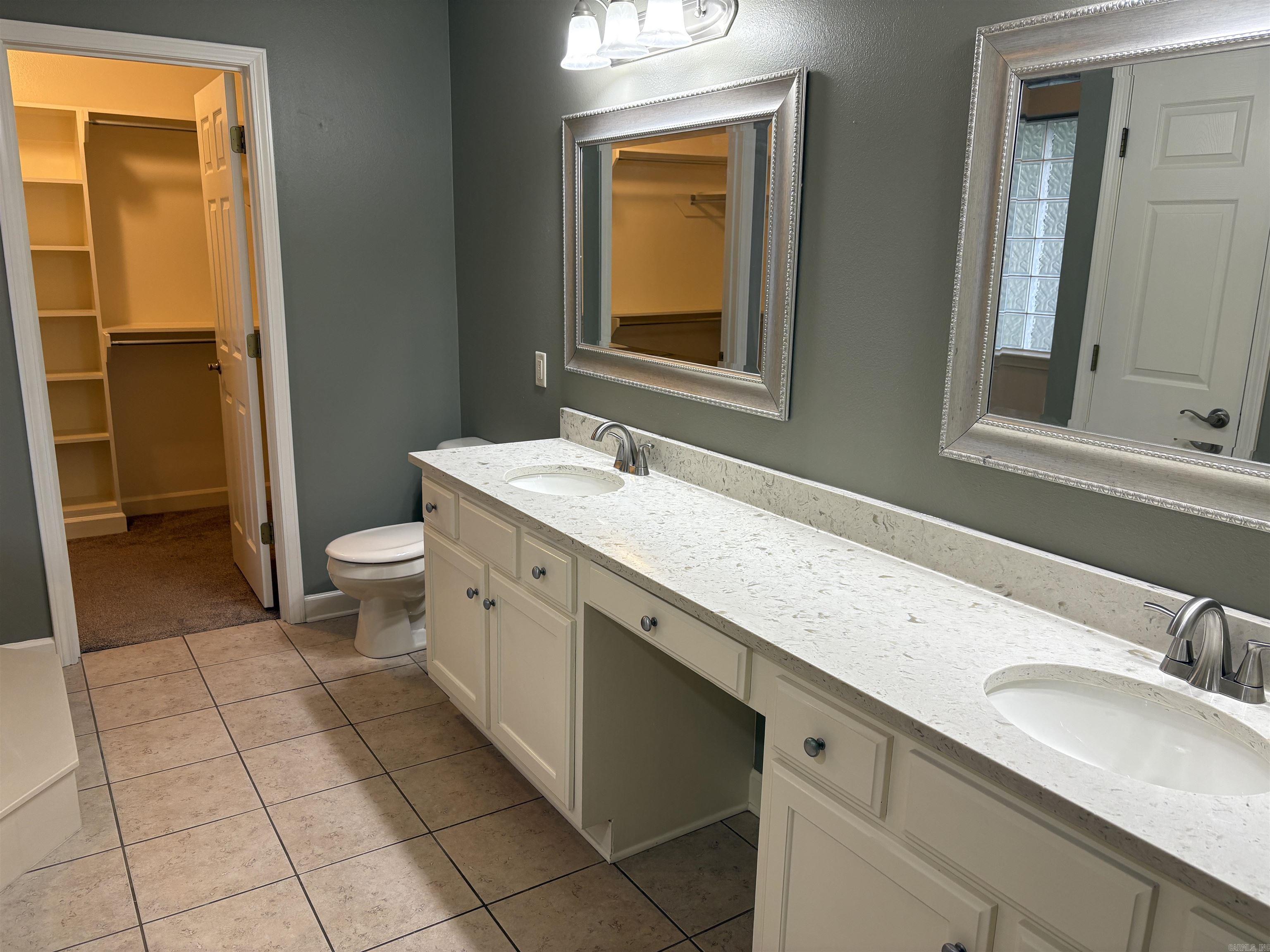 5 Mitchell  Greenbrier, AR