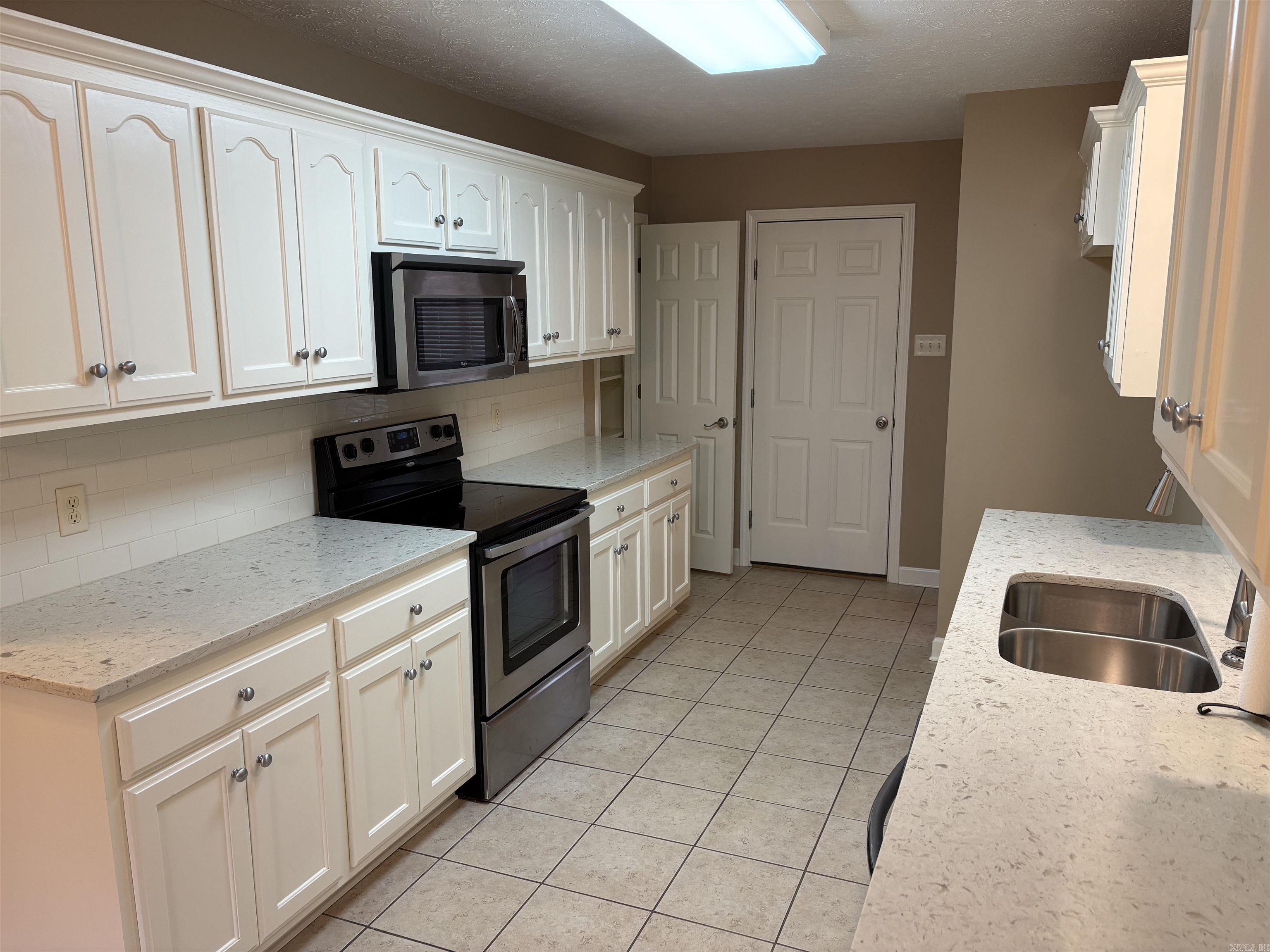 5 Mitchell  Greenbrier, AR