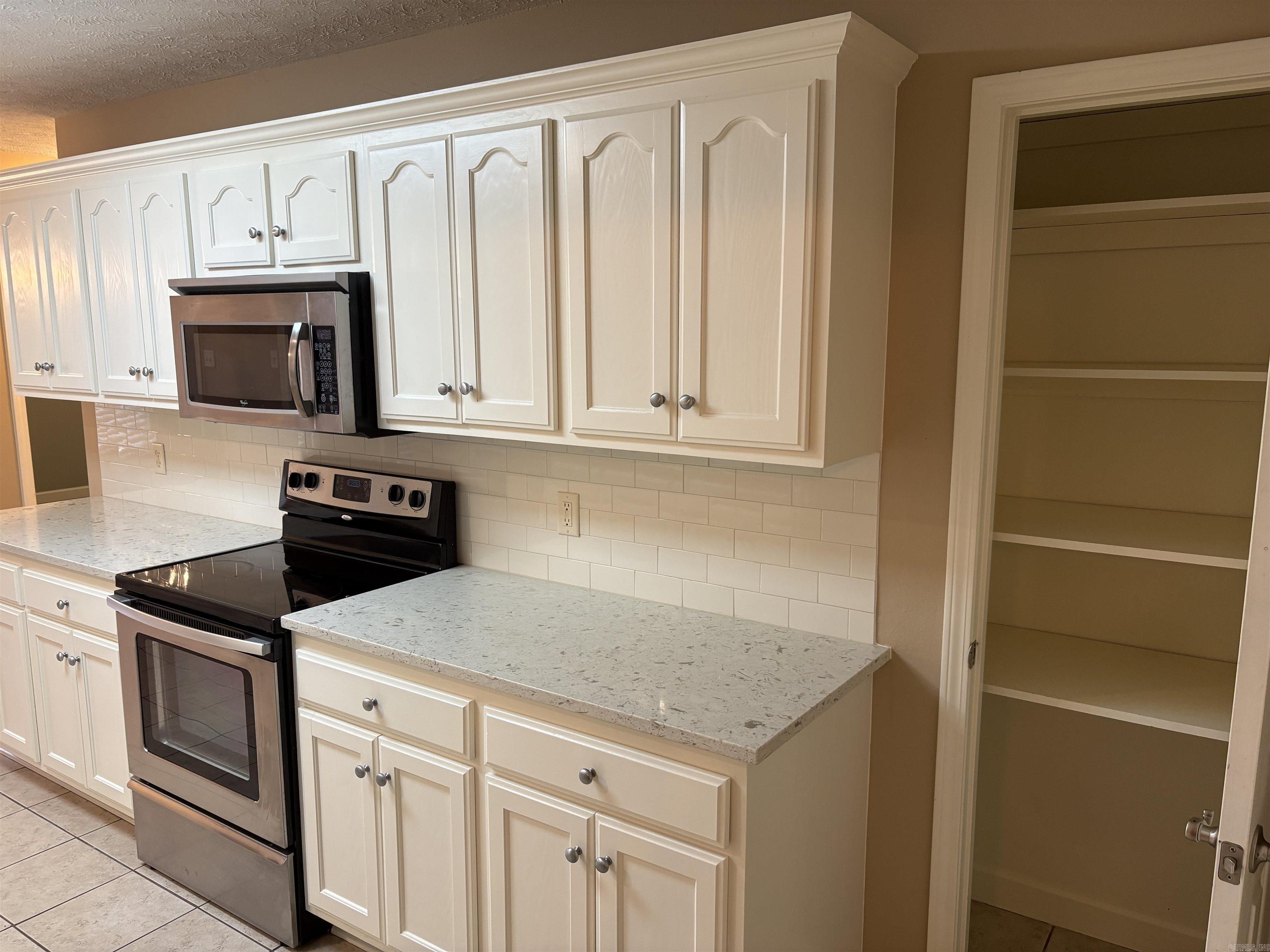 5 Mitchell  Greenbrier, AR