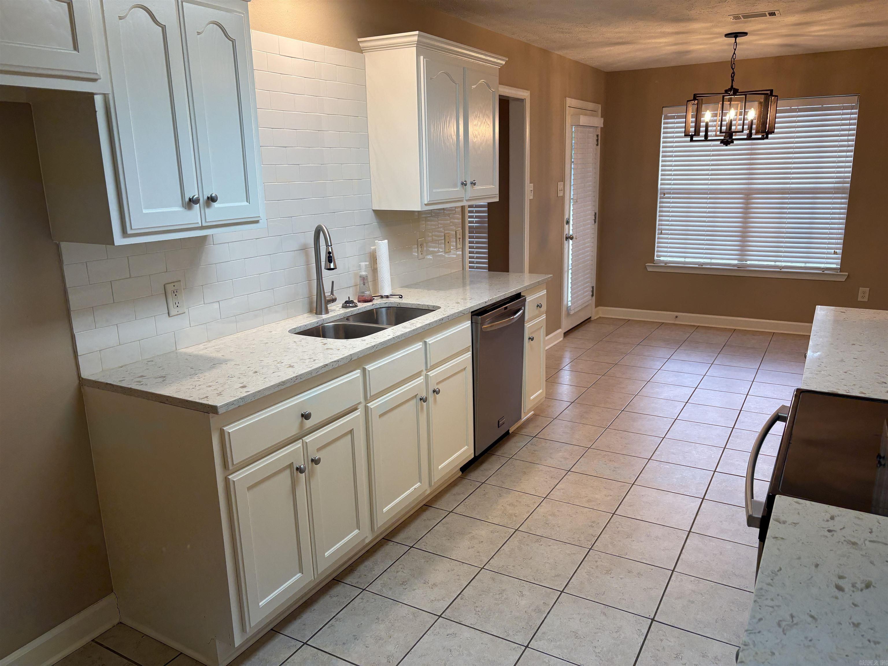 5 Mitchell  Greenbrier, AR