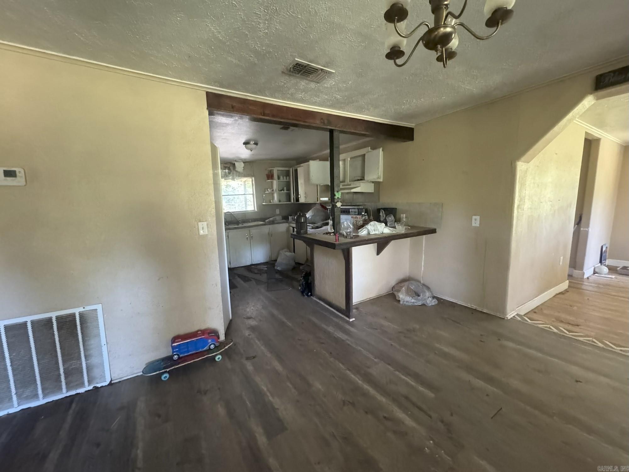 136 CR 2201  Hooks, TX